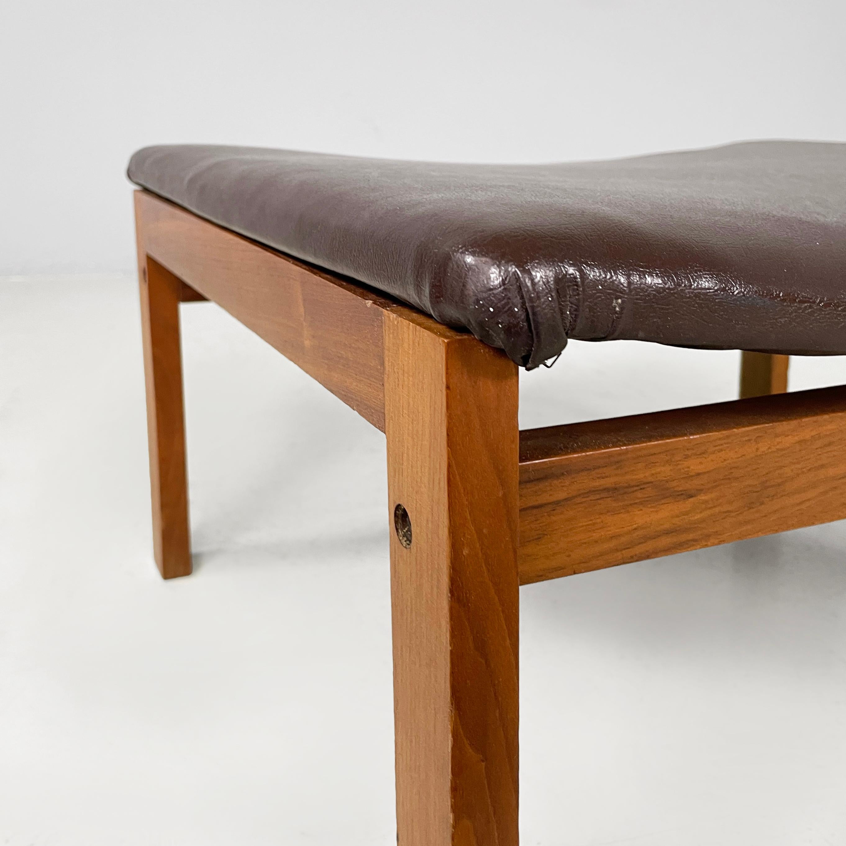 Pouf italien moderne du milieu du siècle en cuir Brown et Wood Wood, années 1960 en vente 4