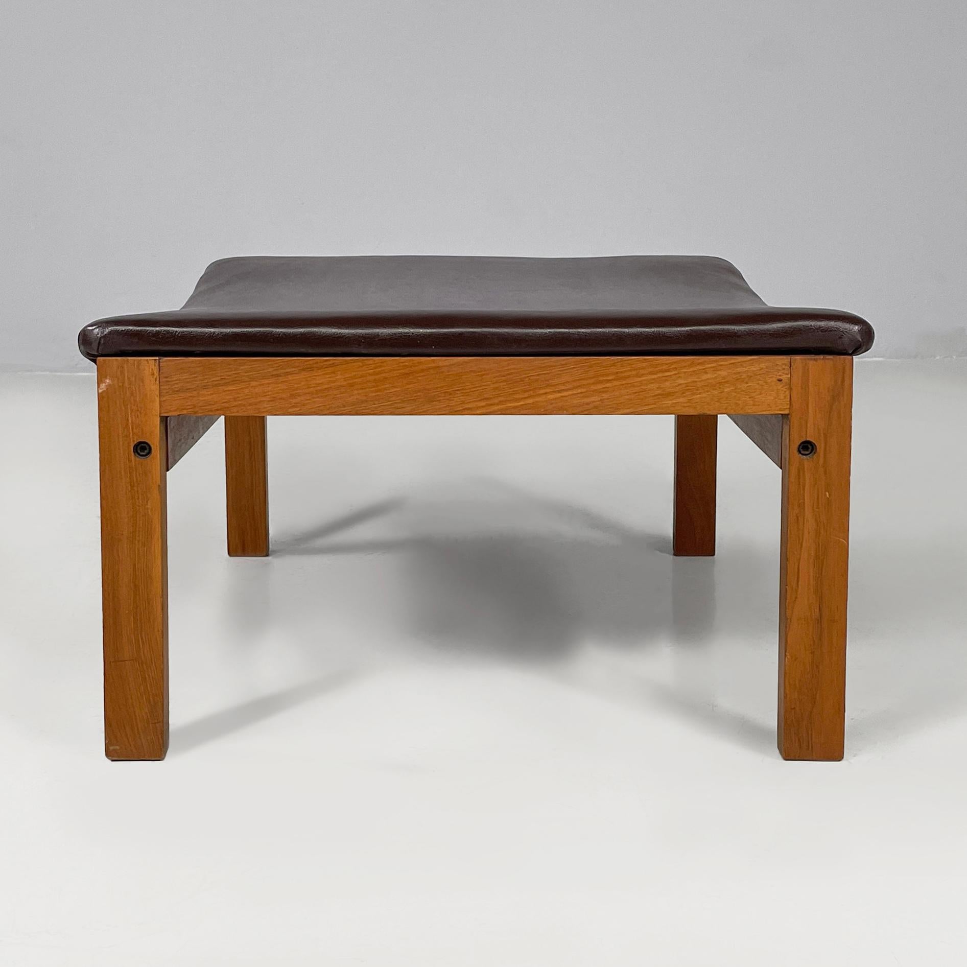 Pouf italien moderne du milieu du siècle en cuir Brown et Wood Wood, années 1960 État moyen - En vente à MIlano, IT