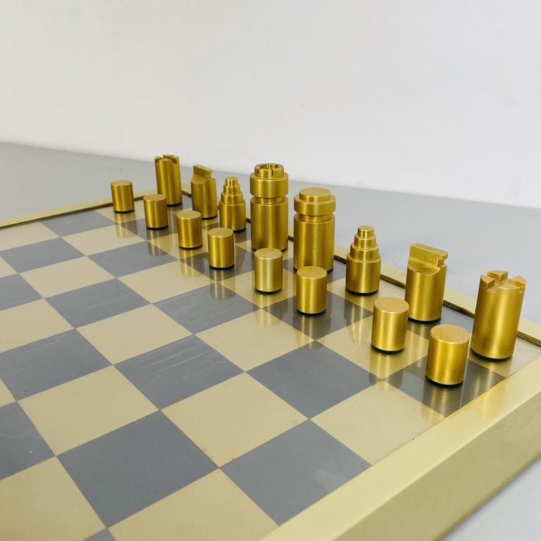 Italian Mid-Century Modern Professional Chess Board with Pawns, 1980s For Sale 5