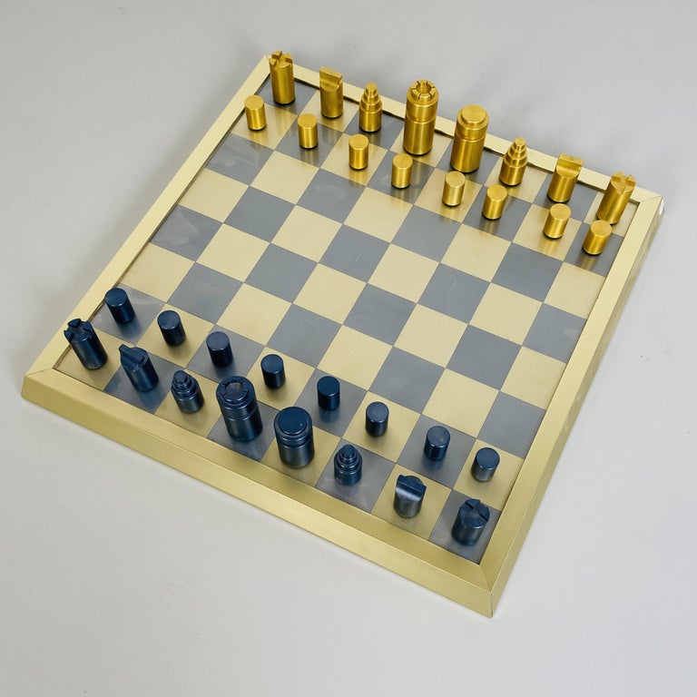 Italian Mid-Century Modern Professional Chess Board with Pawns, 1980s For Sale 2