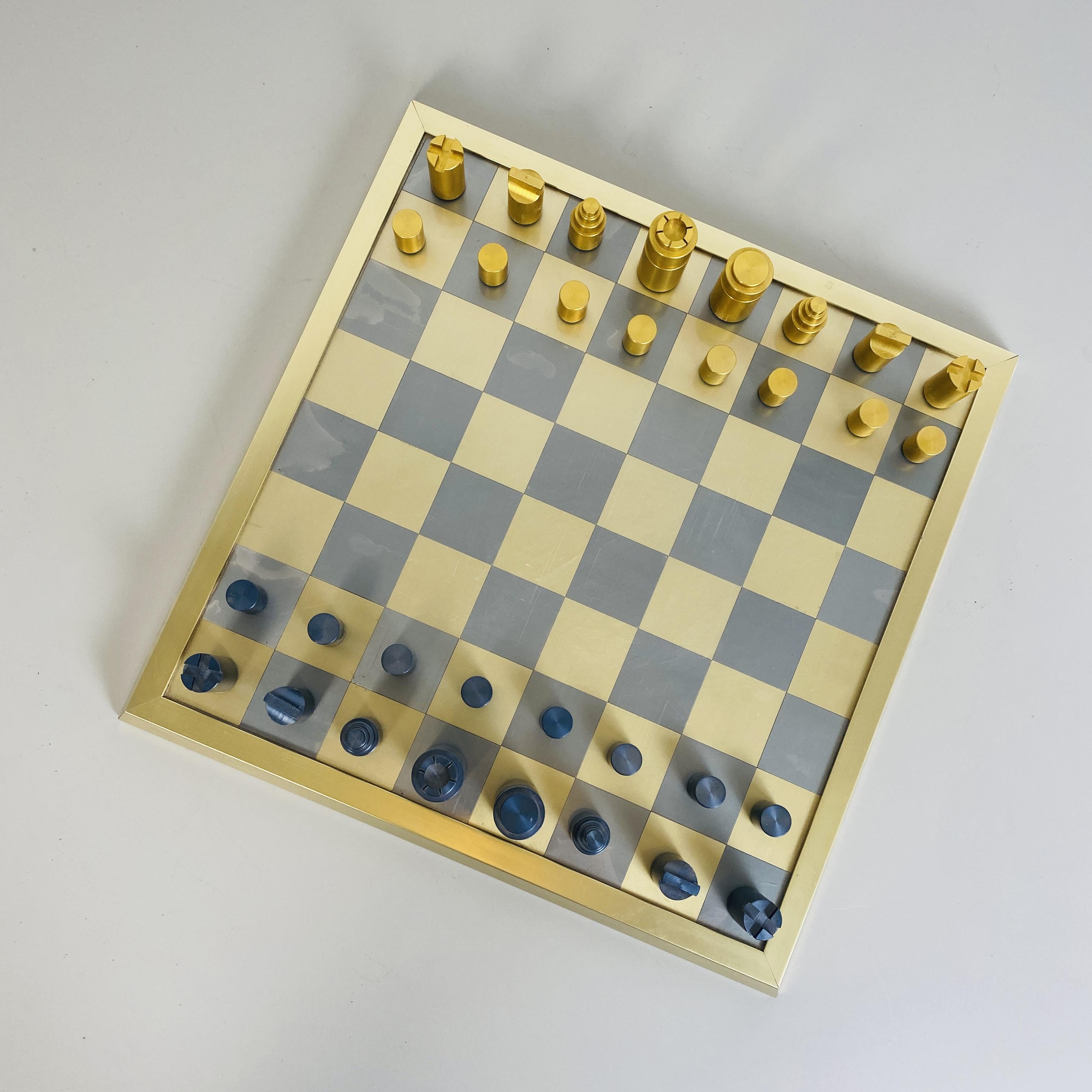 Italian Mid-Century Modern Professional Chess Board with Pawns, 1980s For Sale 1