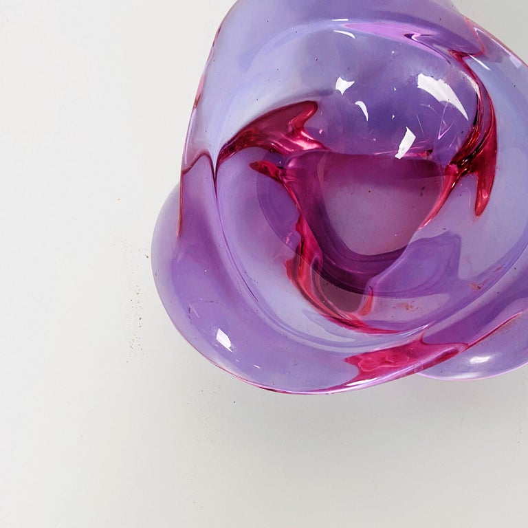 Italian Mid-Century Modern Purple Glass Ashtray with Irregular Shape, 1970s For Sale 2
