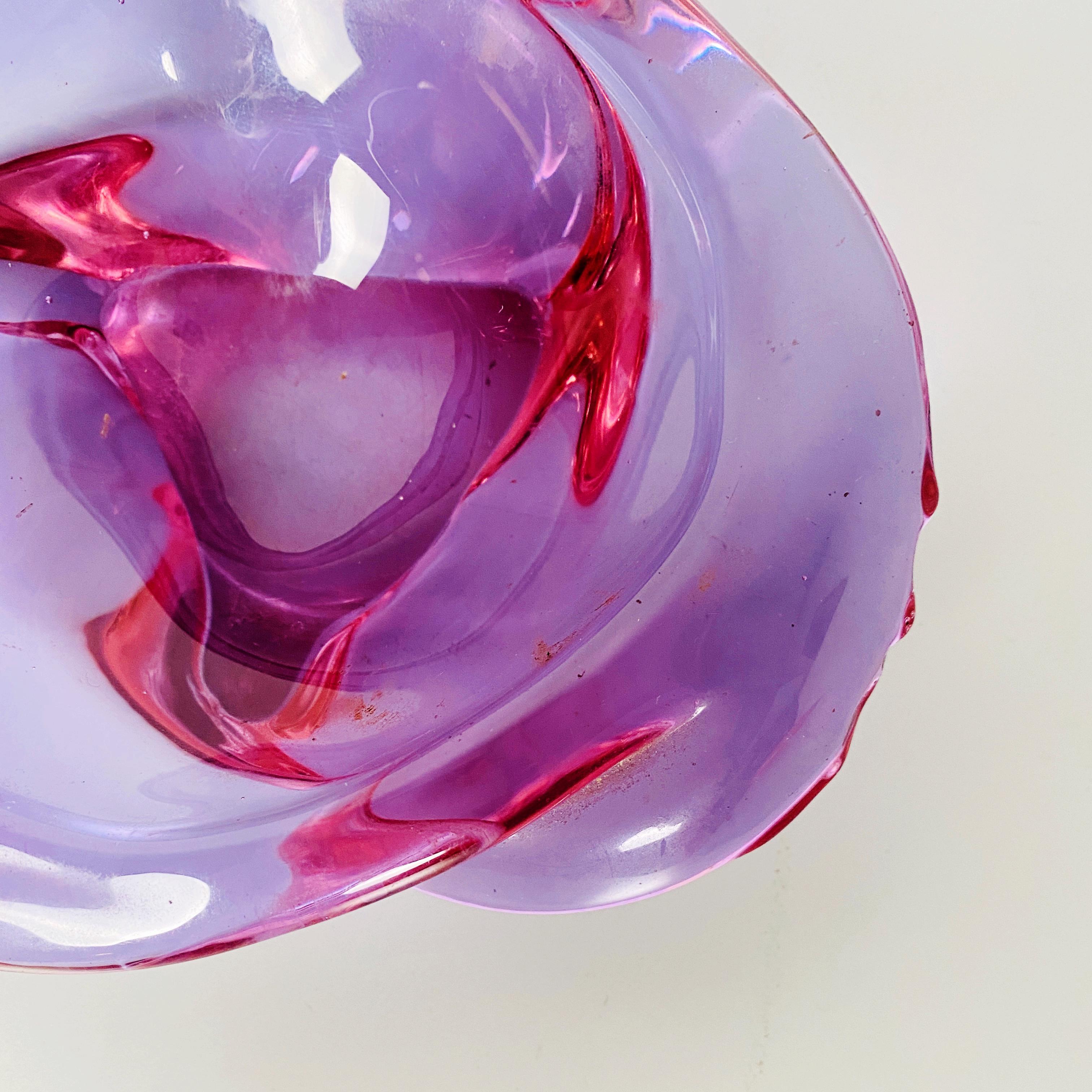 Italian Mid-Century Modern Purple Glass Ashtray with Irregular Shape, 1970s 3