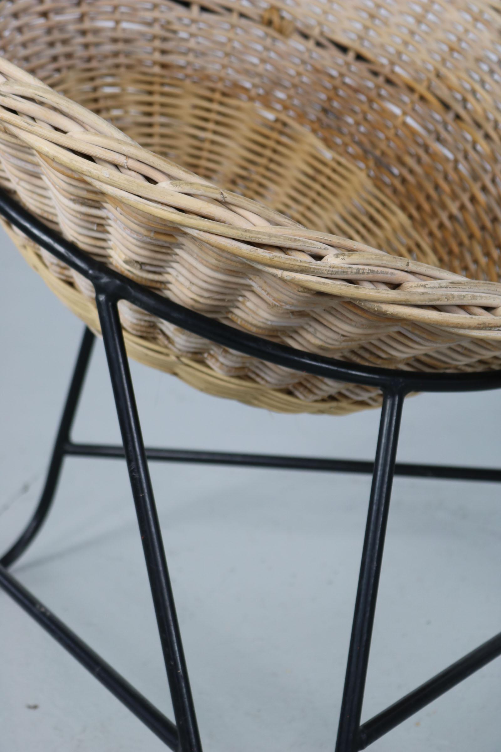 Italian Mid-Century Modern light brown coconut-shaped Rattan Basket Chair, 1950 For Sale 8