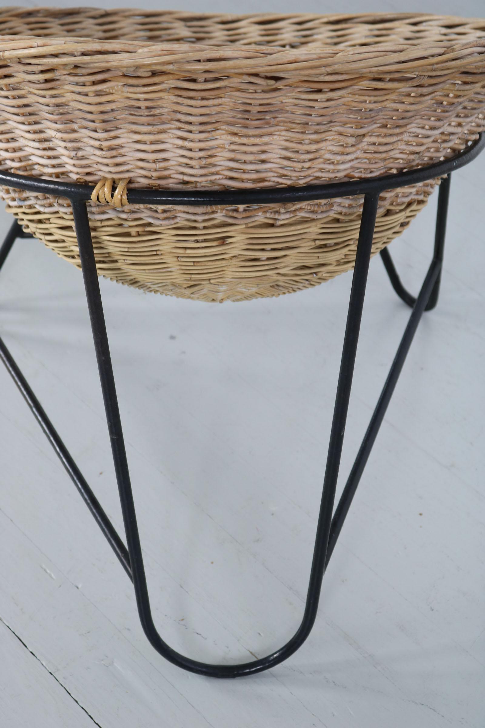 Italian Mid-Century Modern light brown coconut-shaped Rattan Basket Chair, 1950 For Sale 11