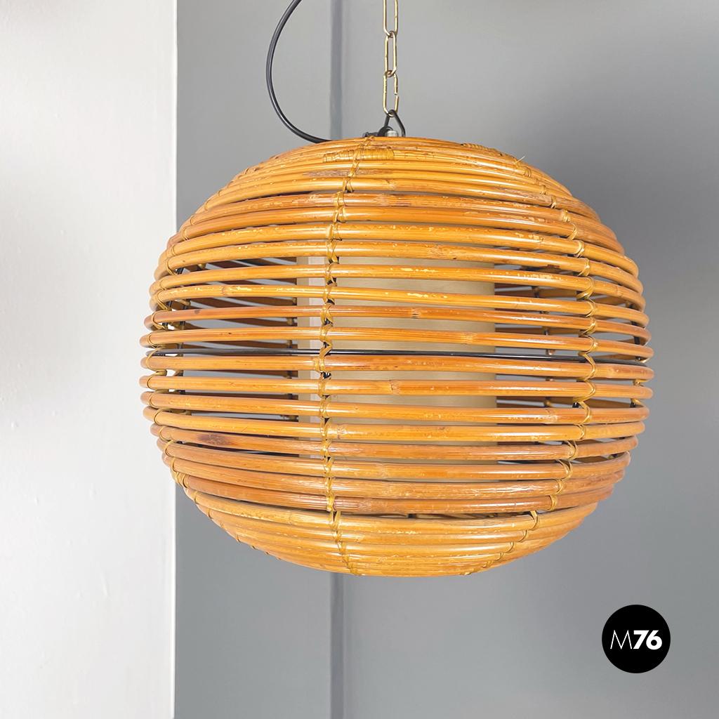 Italian Mid-Century Modern Rattan Chandelier with 3 Spherical Lampshade, 1960s For Sale 1