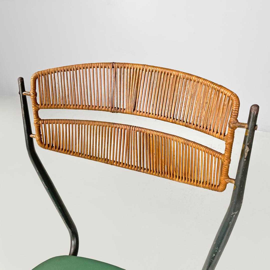 Sedie italiane di metà secolo in rattan verde ecopelle nero metallo anni '60 in vendita 1