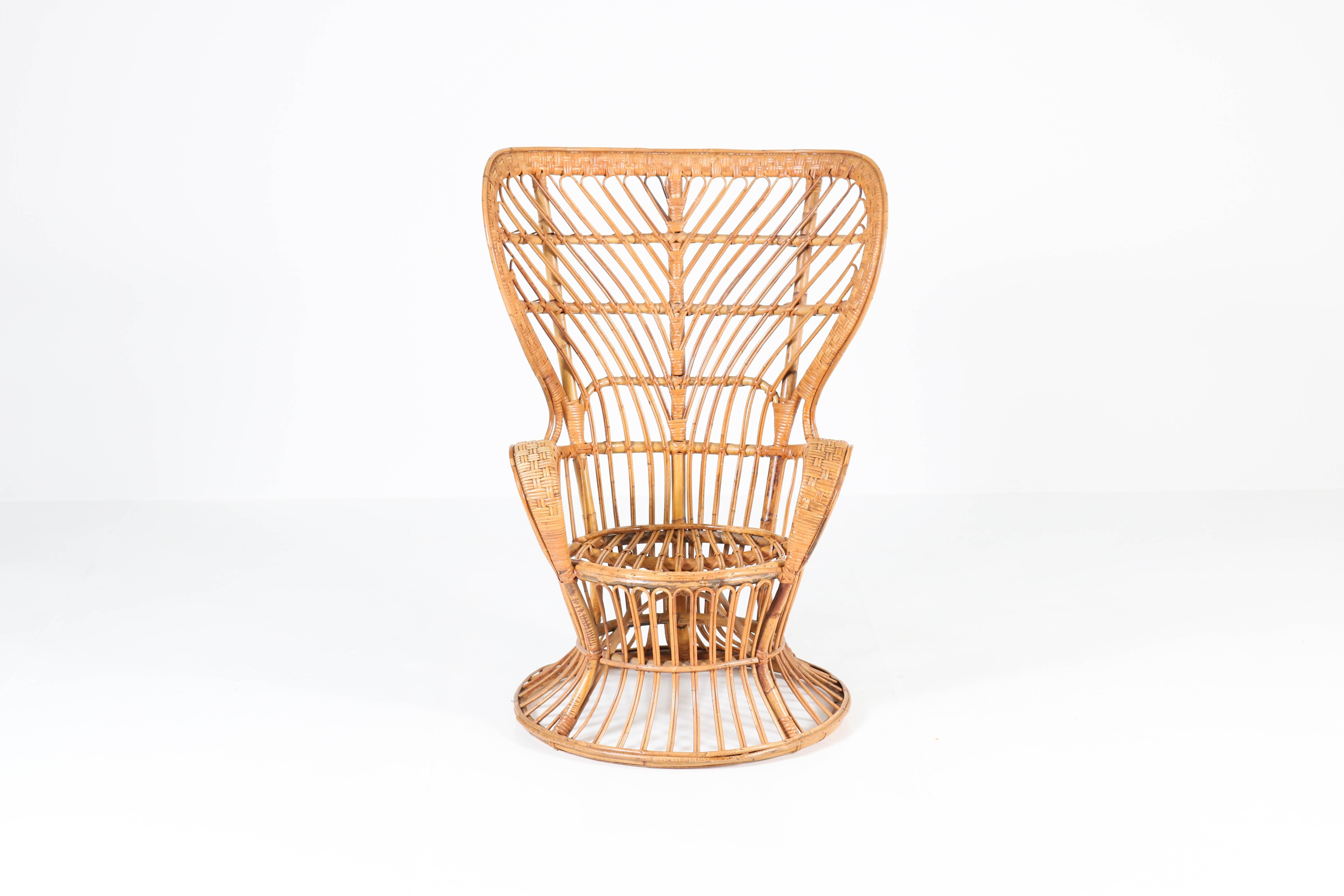 Italienischer Mid-Century Modern-Rattan-Ohrensessel von Lio Carminati für Bonacina 1