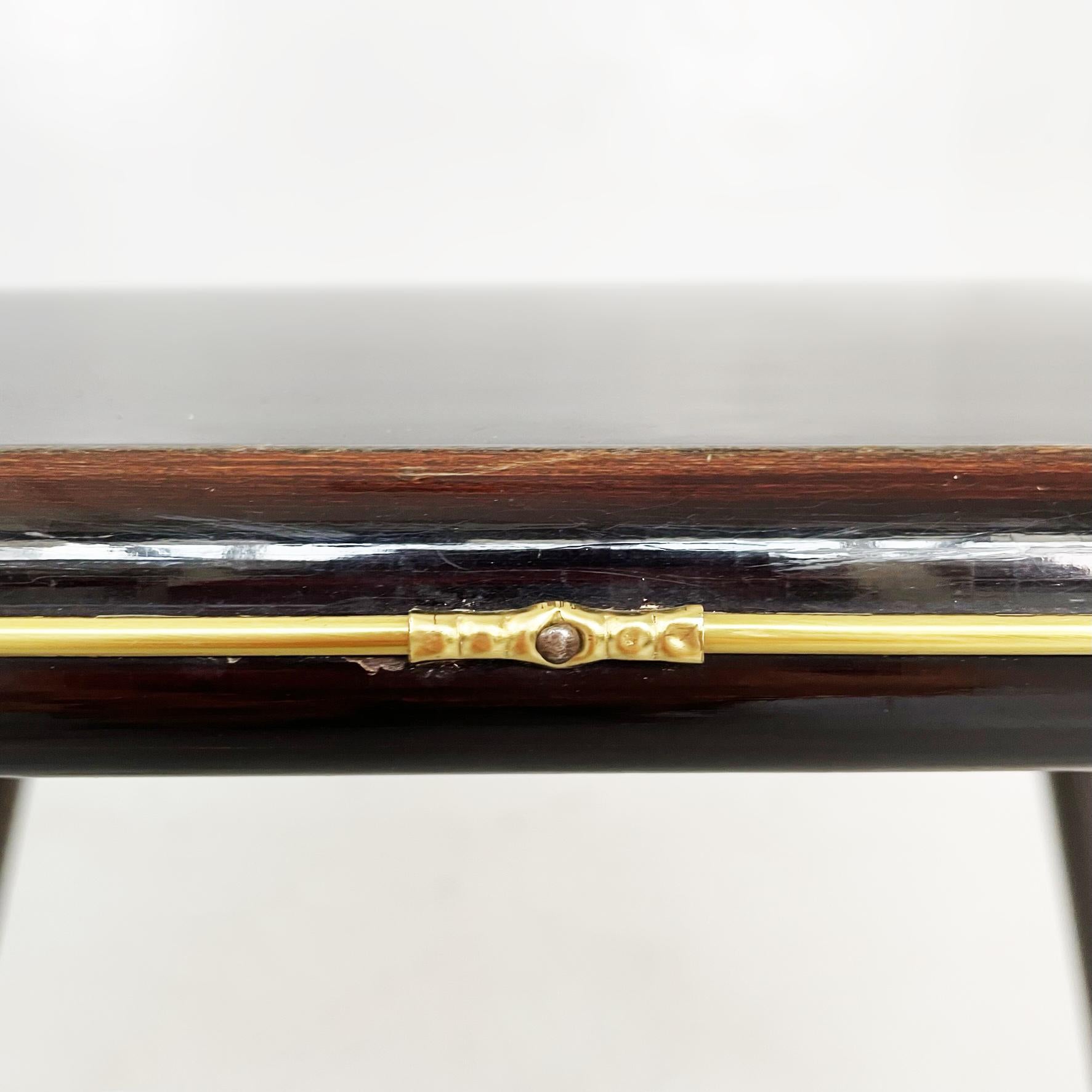 Mesa de centro rectangular italiana de mediados de siglo en madera y latón, años 50 en venta 3