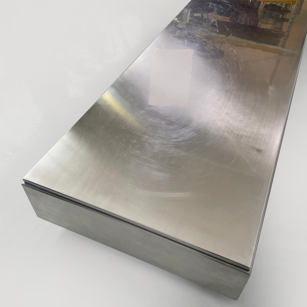 Italian mid-century modern rectangular metal coffee table, 1970s en vente 5