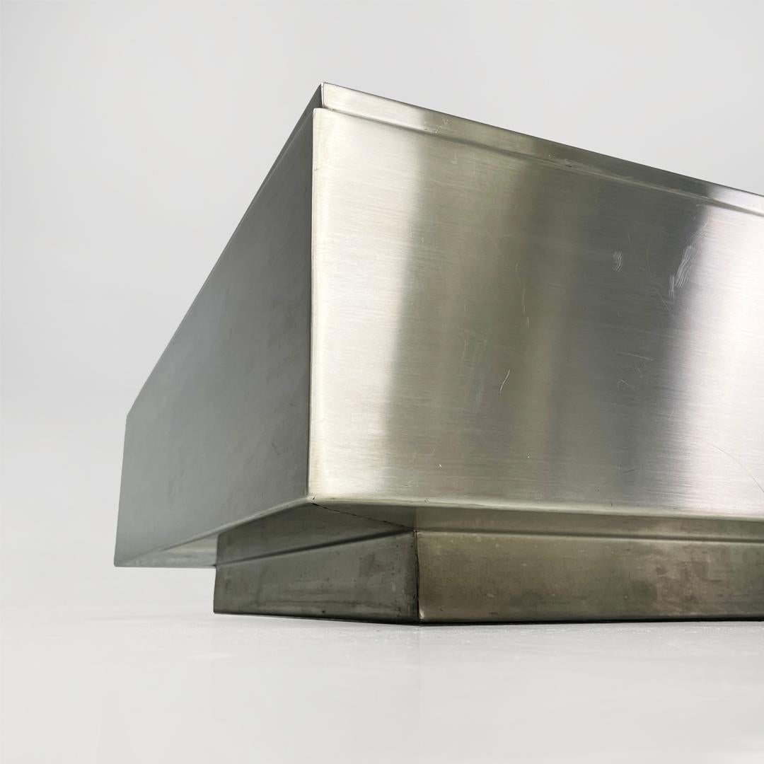 Italian mid-century modern rectangular metal coffee table, 1970s en vente 3