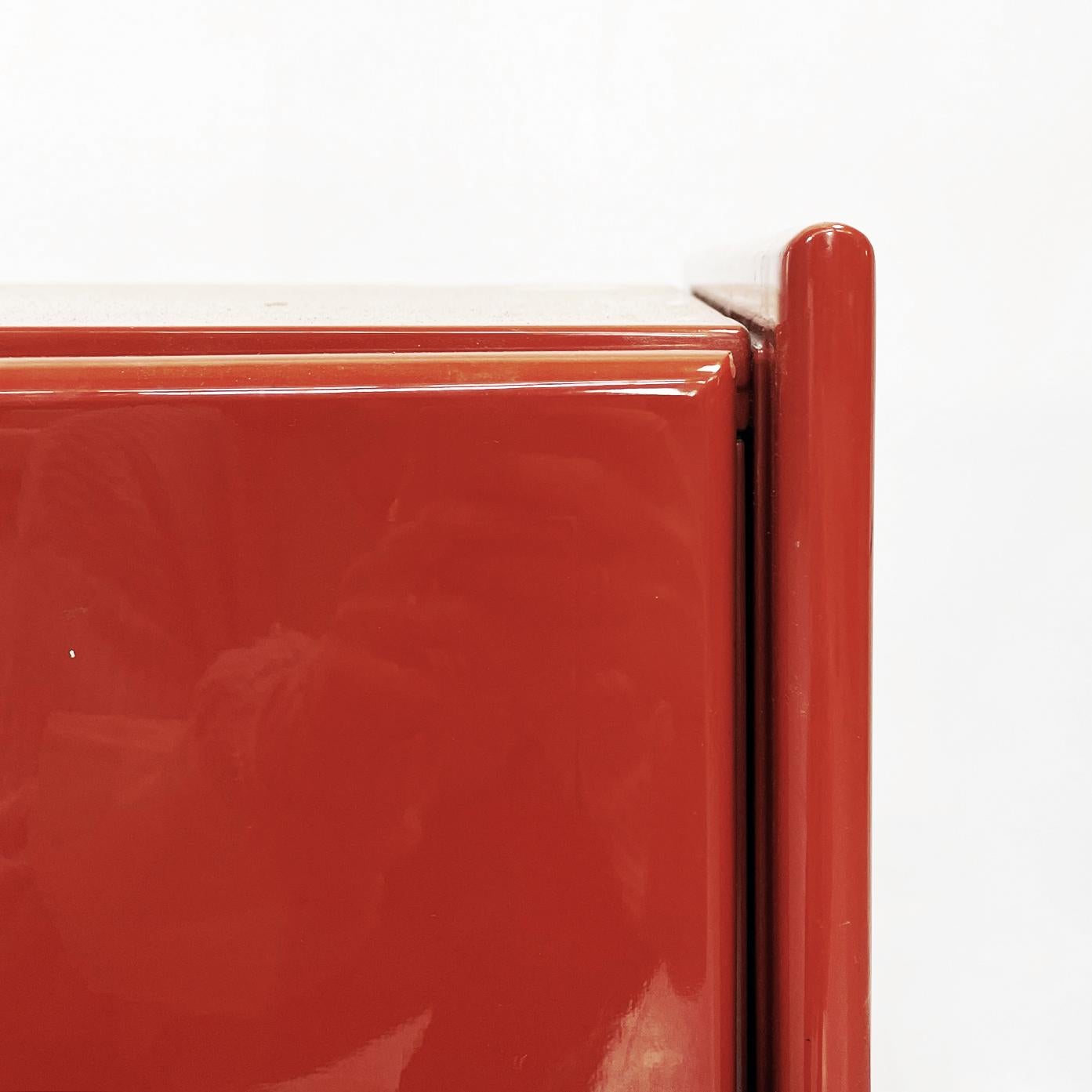 Italienisches rechteckiges Sideboard aus rot lackiertem Massivholz, Mid-Century Modern, 1980er Jahre im Angebot 7