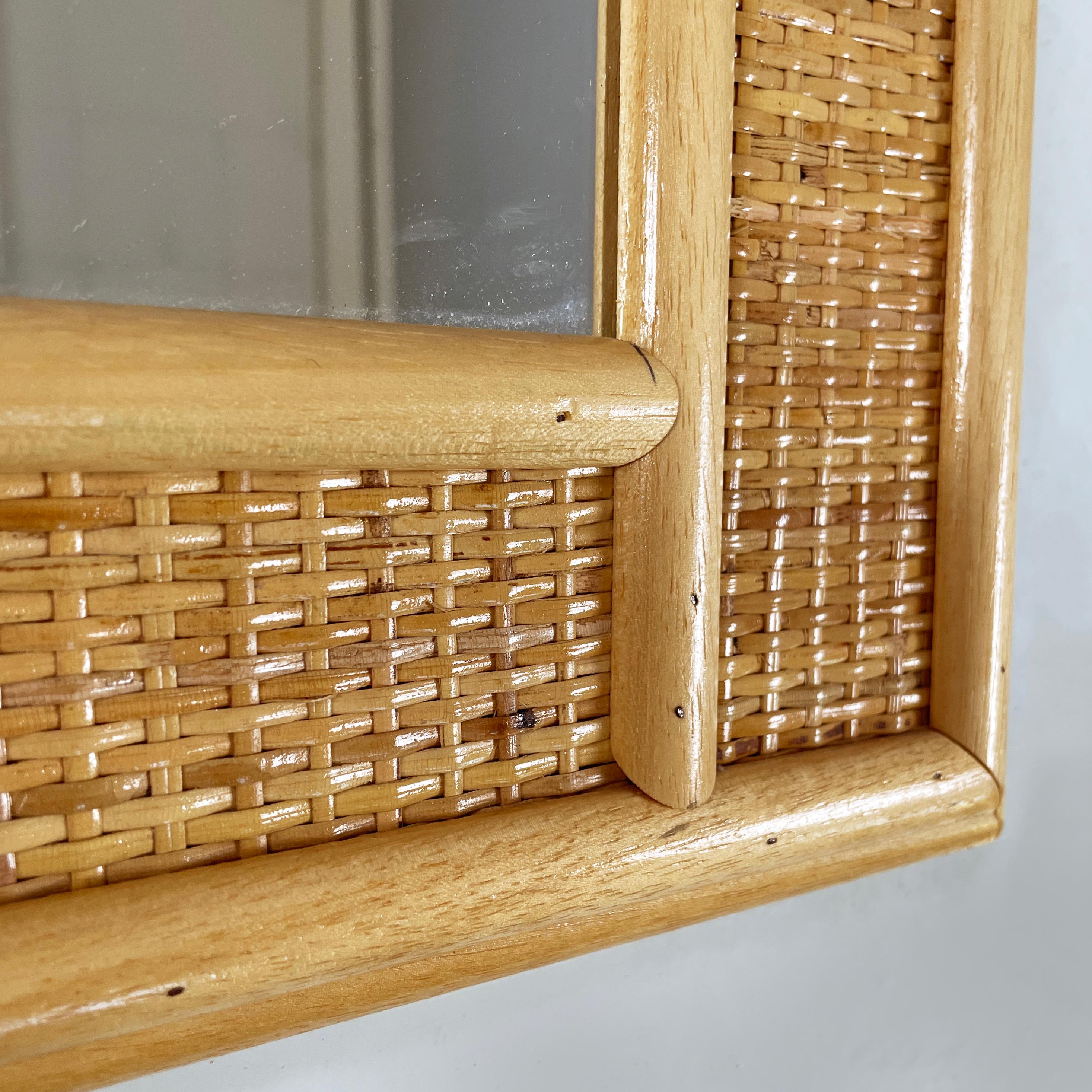 Italian mid-century modern Rectangular wall mirror in wood and rattan, 1960s For Sale 7