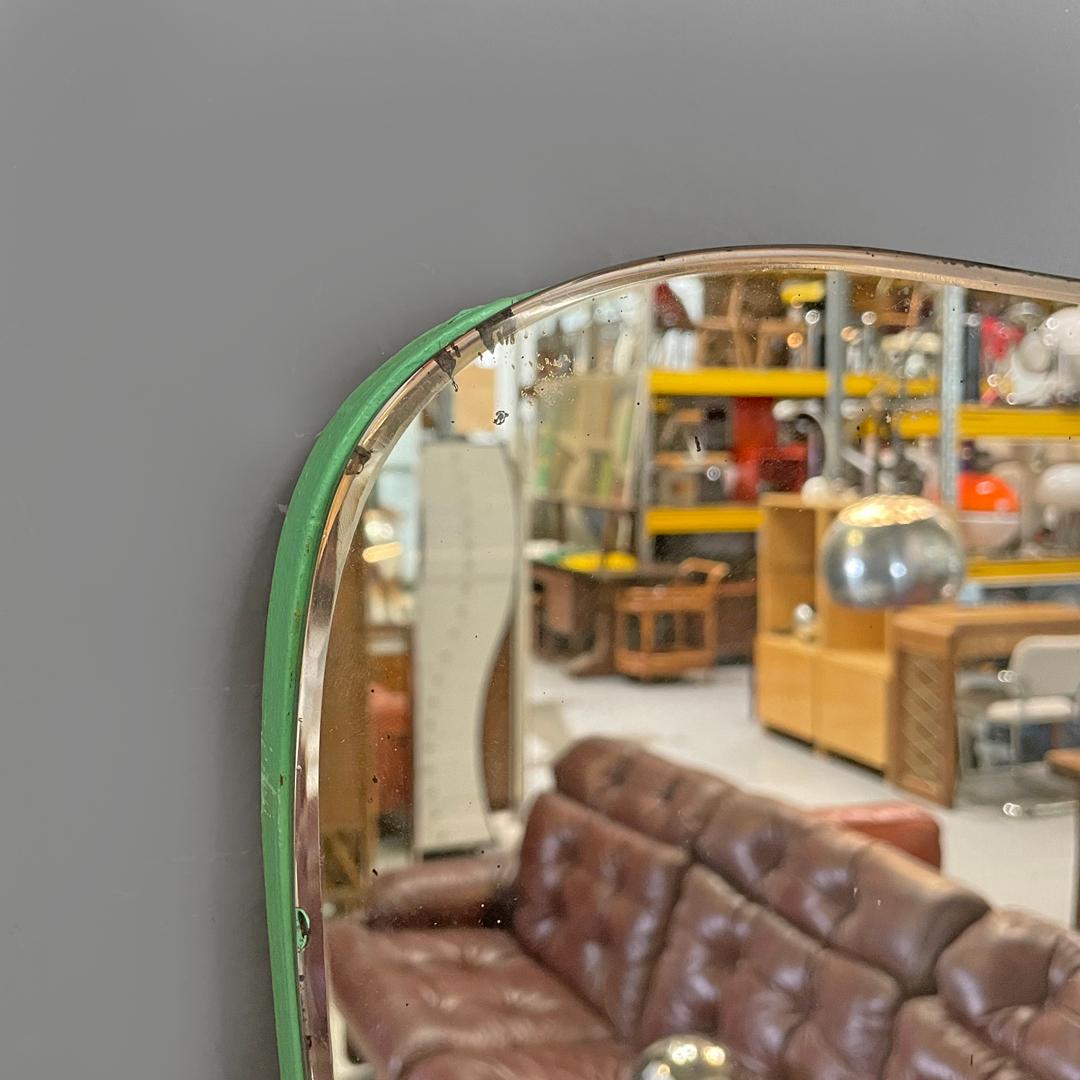 Miroir mural rectangulaire à coins arrondis, italien et moderne du milieu du siècle dernier, années 1950. en vente 2
