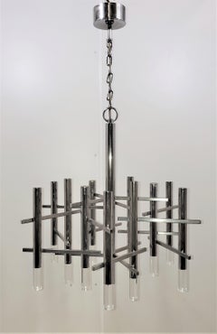 Lampadario rettilineo in cromo di Gaetano Sciolari, stile metà secolo moderno