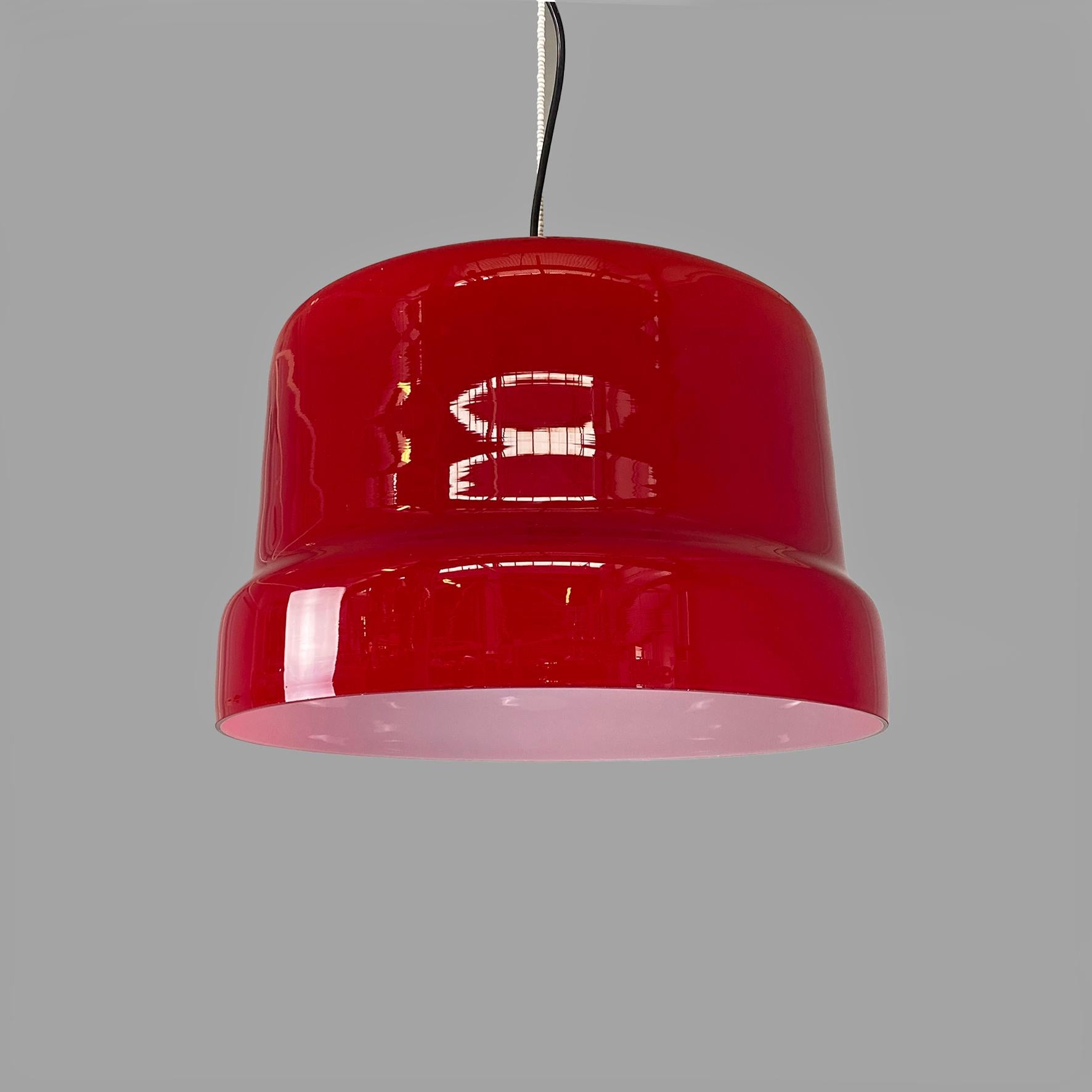 Italian mid-century modern red and white chandelier with bead decoration, 1960s.
Pendant lamp with lampshade entirely in double glass, red on the outside and white on the inside.
In the upper part it has a serrated grid that allows you to direct the