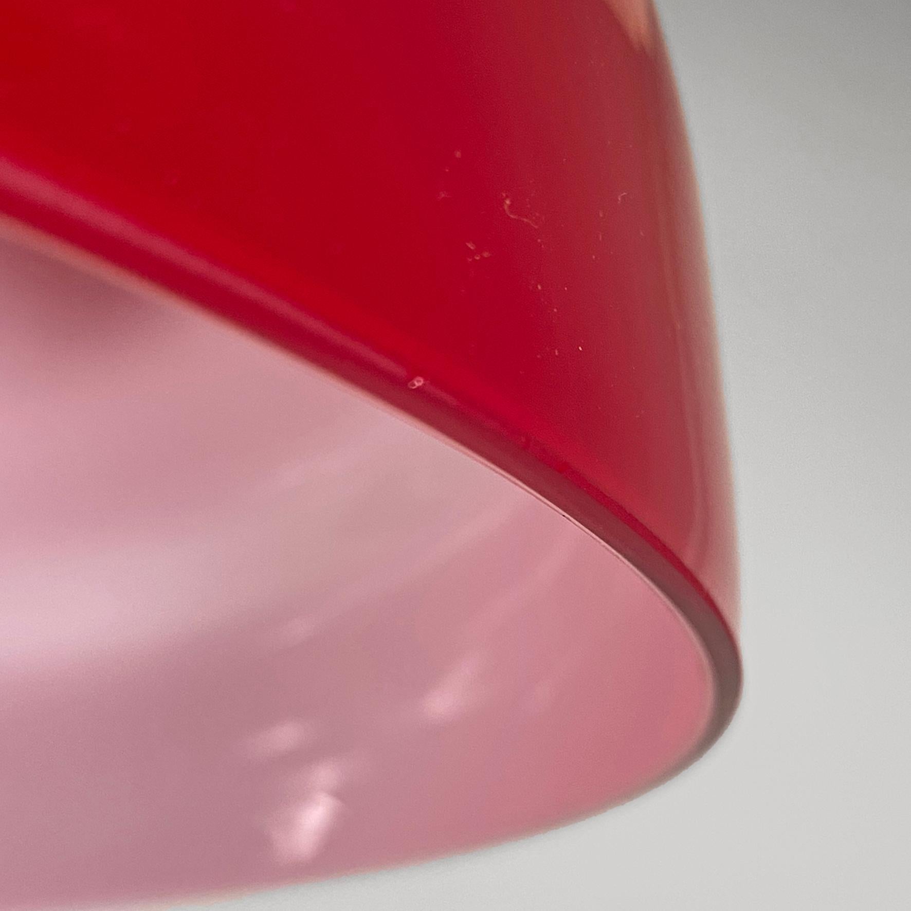 Italian mid-century modern red and white chandelier with bead decoration, 1960s In condizioni buone in vendita a MIlano, IT