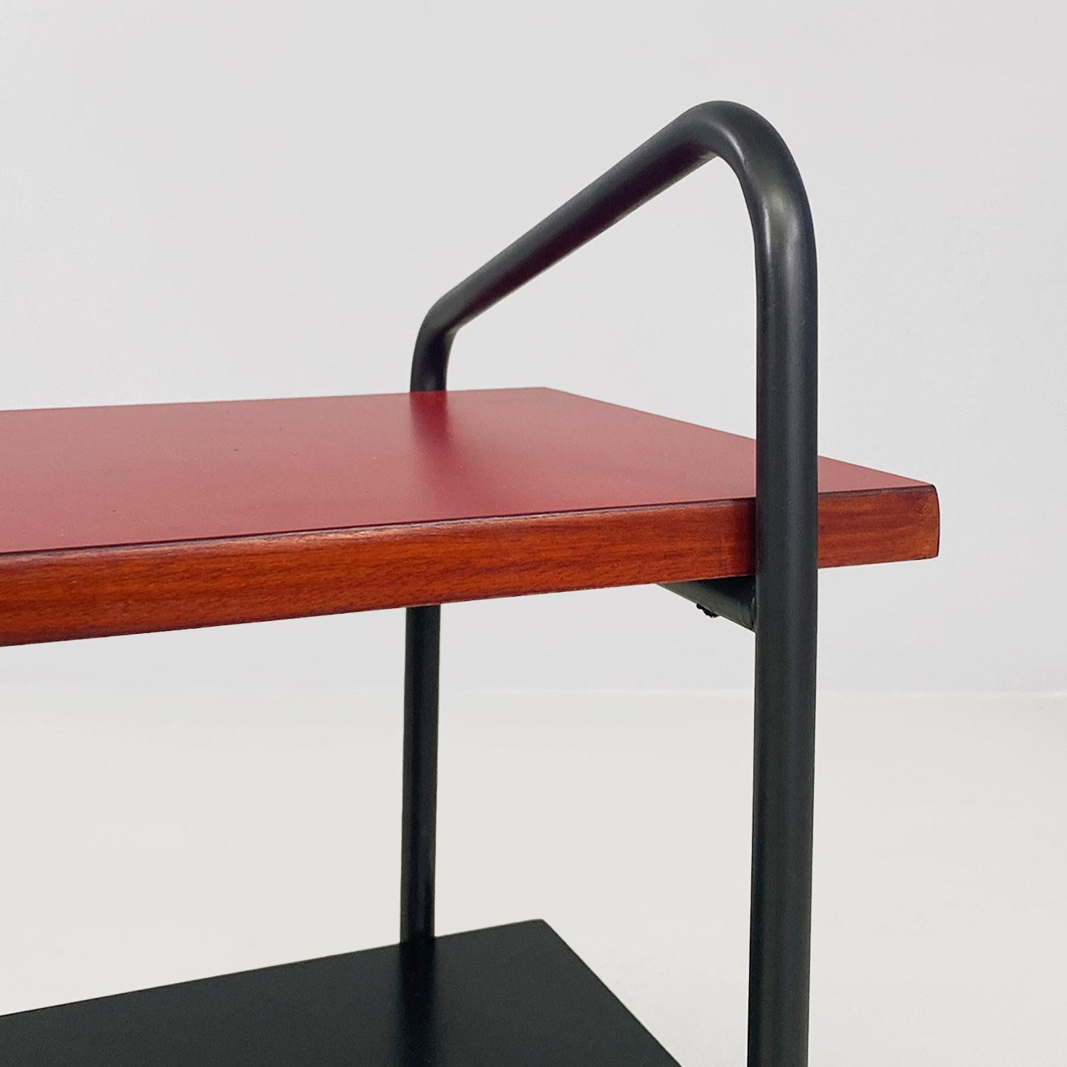 Tavolo italiano mid century modern rosso nero laminato metallo legno a doppio ripiano 1960 in vendita 3