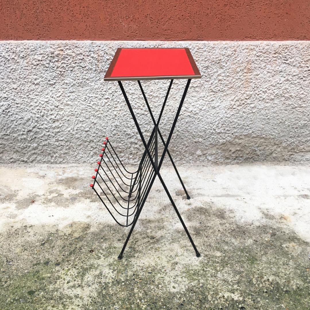 Italian Mid-Century Modern Red Formica Coffee Table with Magazine Rack, 1960s In Good Condition In MIlano, IT