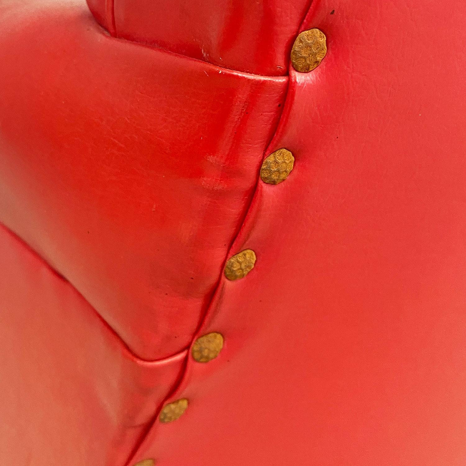 Sillones italianos modernos de mediados de siglo de cuero rojo y madera con reposabrazos, años 40 en venta 4