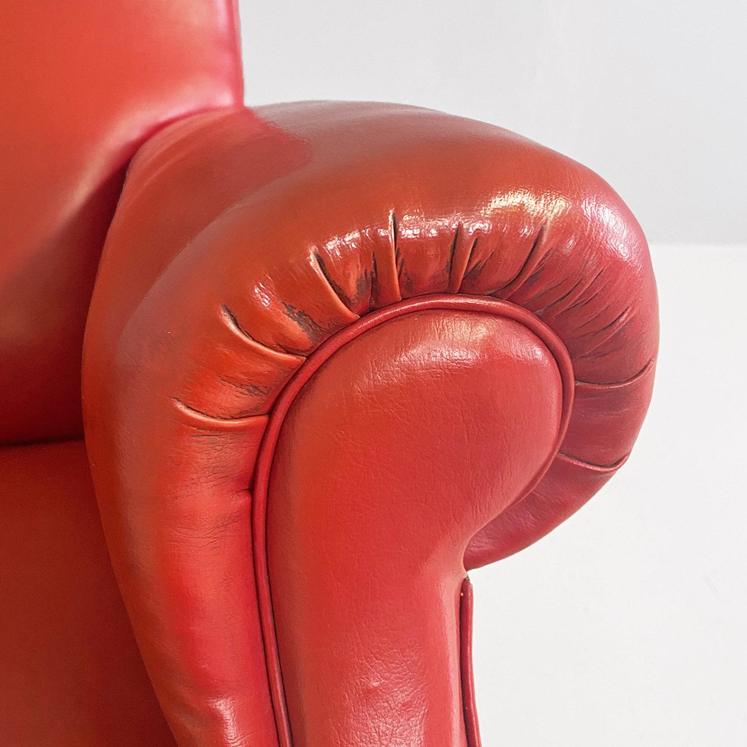 Sillones italianos modernos de mediados de siglo de cuero rojo y madera con reposabrazos, años 40 en venta 8