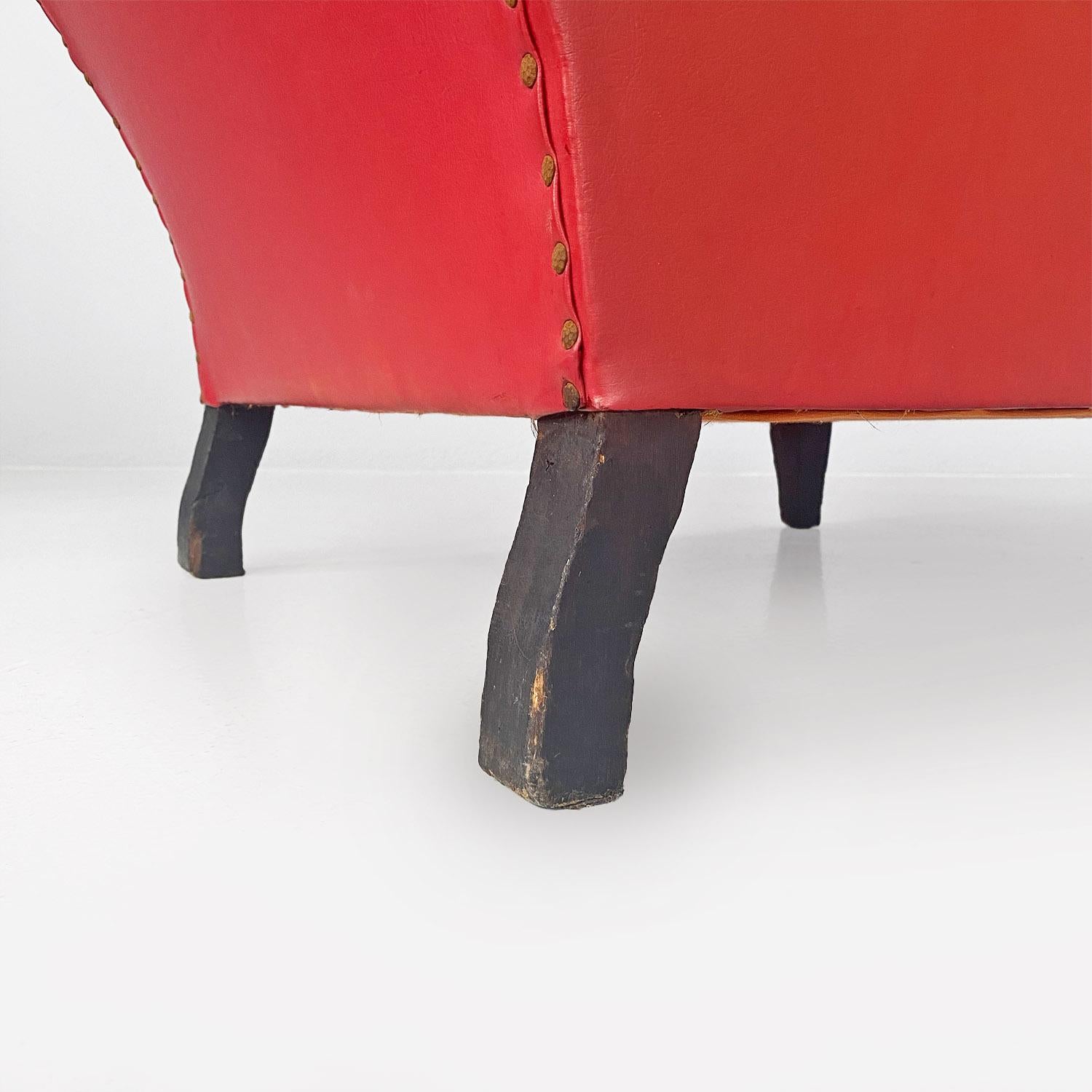 Sillones italianos modernos de mediados de siglo de cuero rojo y madera con reposabrazos, años 40 en venta 12