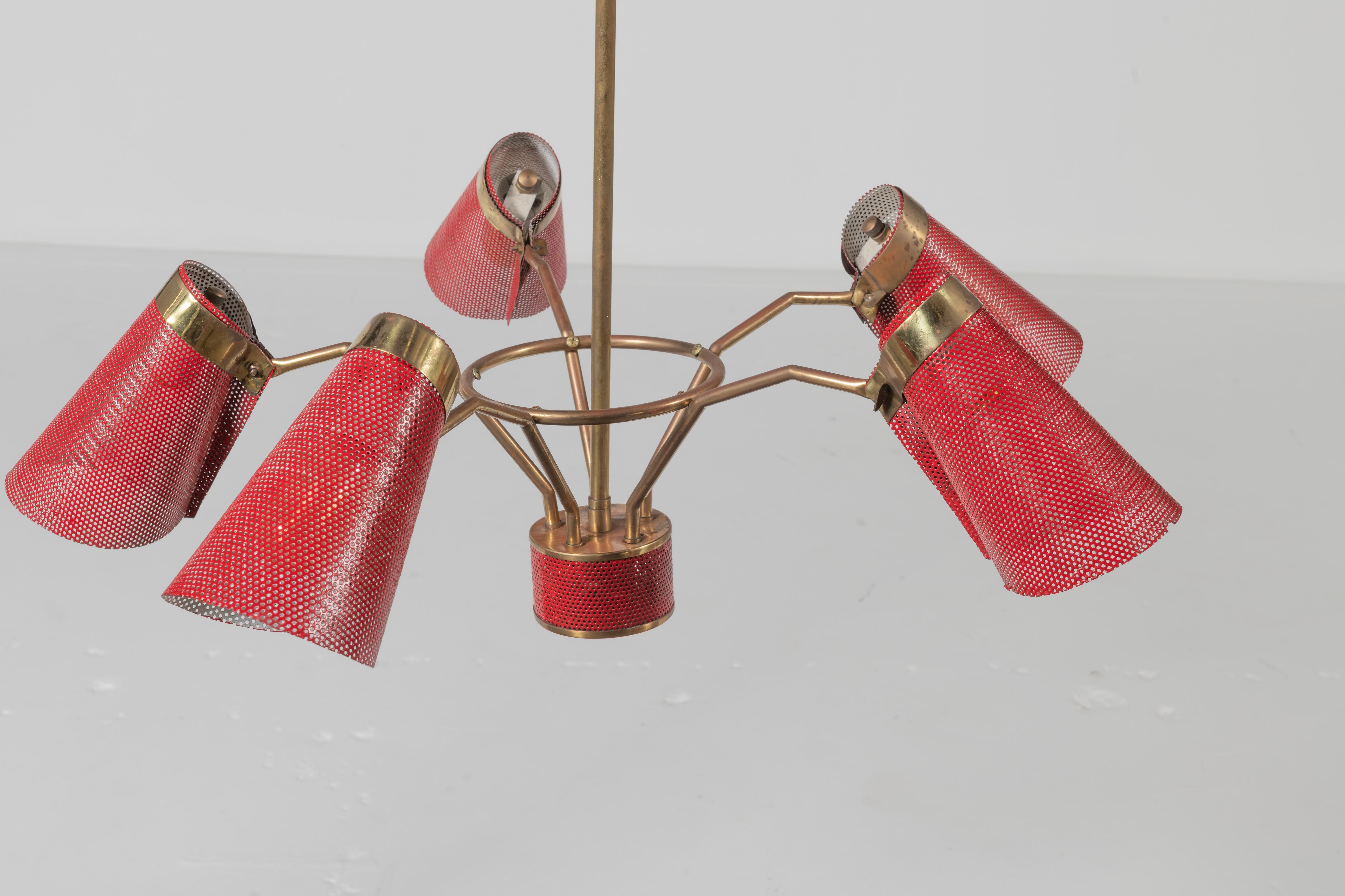 Italian Mid-Century Modern Red Metal and Brass Five Arm Adjustable Chandelier In Good Condition For Sale In San Francisco, CA