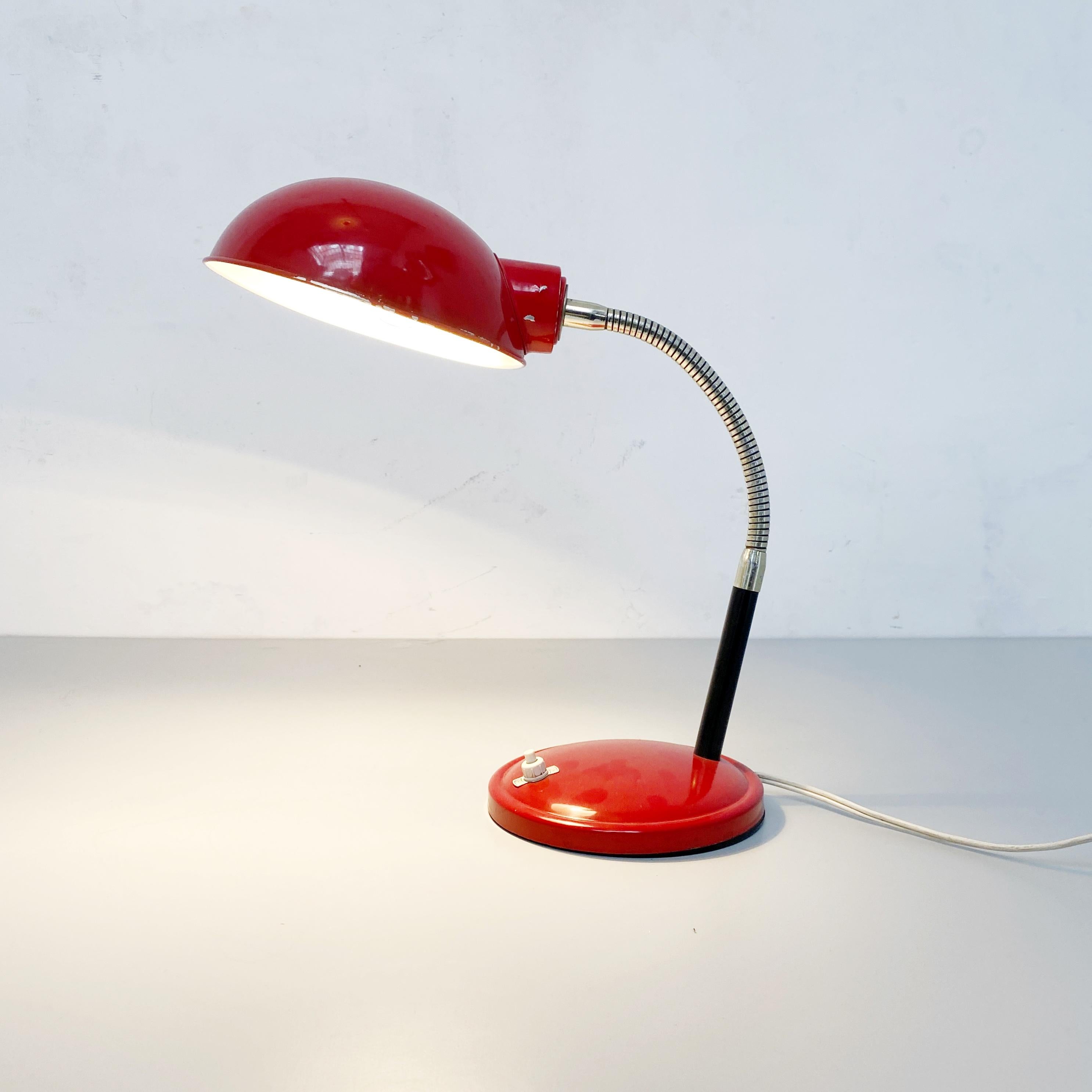 Italian Mid-Century Modern Red Metal Table Lamp, 1960s For Sale 6