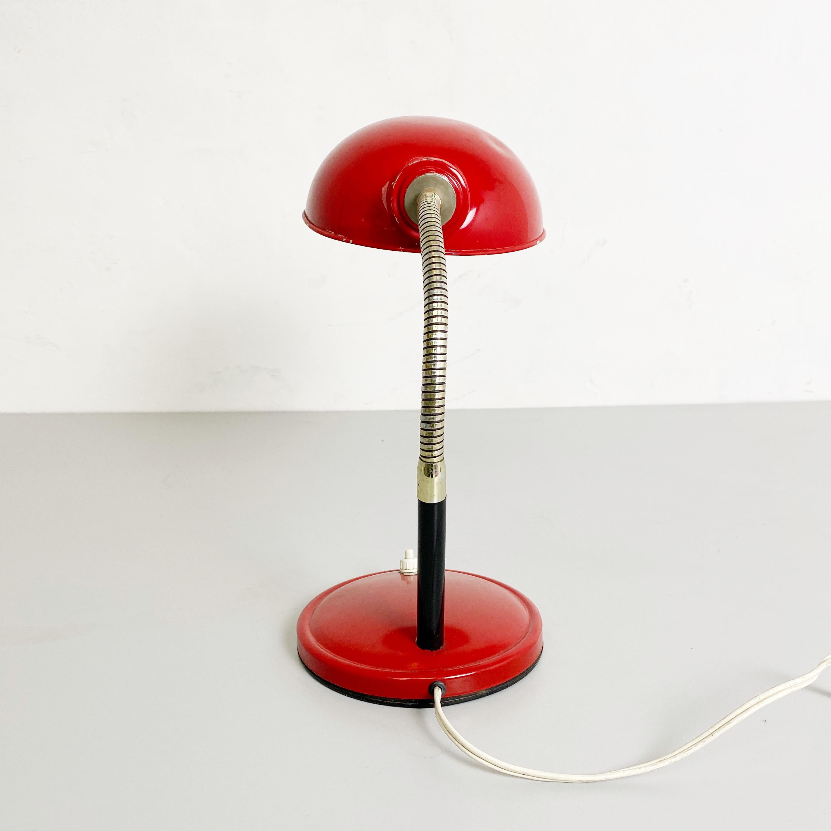 Italian Mid-Century Modern Red Metal Table Lamp, 1960s 3