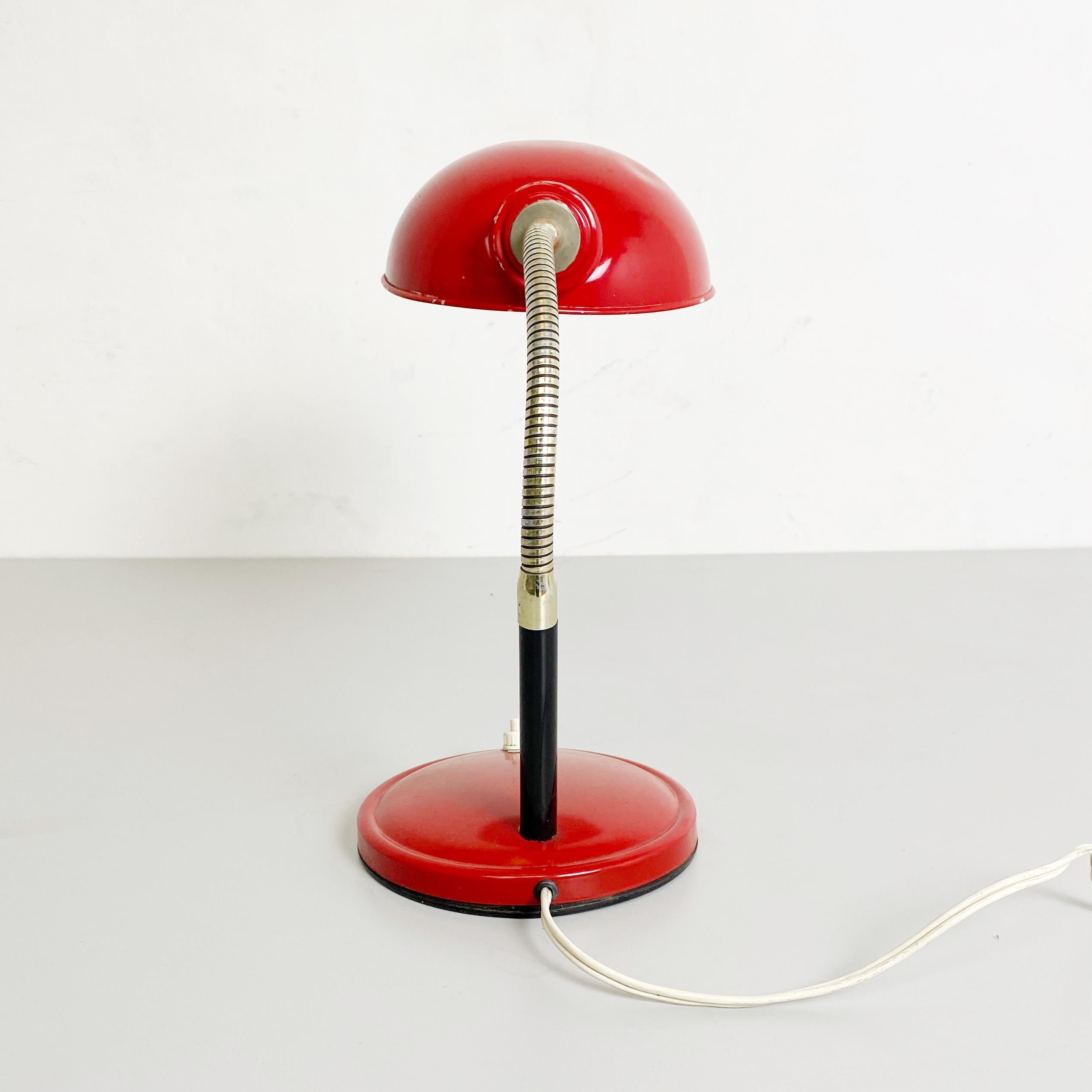 Italian Mid-Century Modern Red Metal Table Lamp, 1960s 4