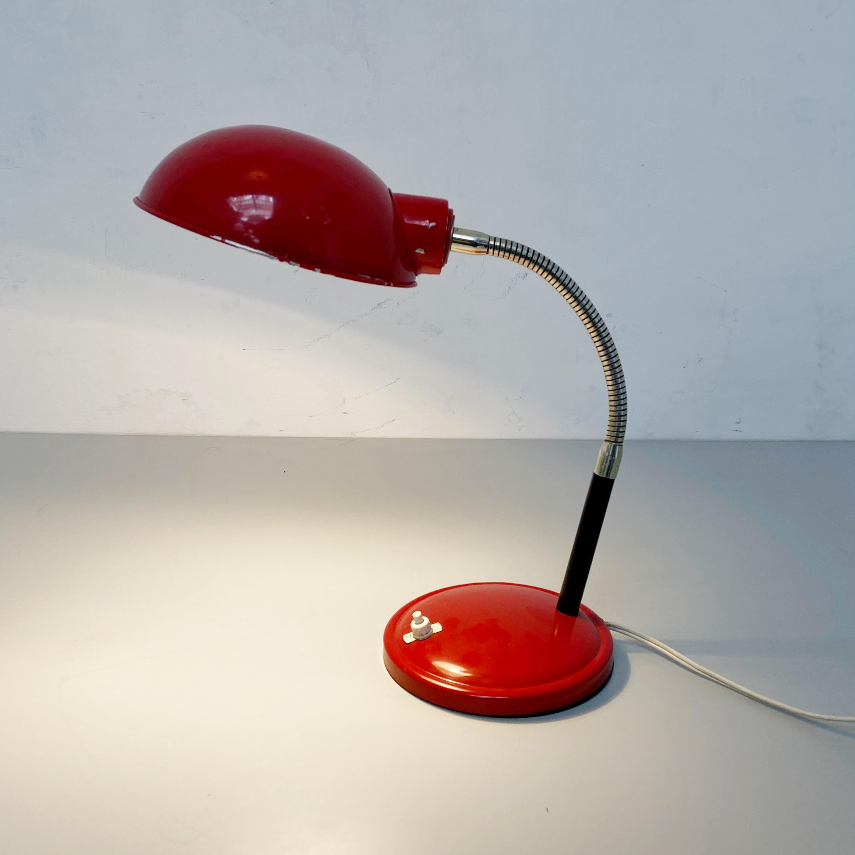 Italian Mid-Century Modern Red Metal Table Lamp, 1960s 5