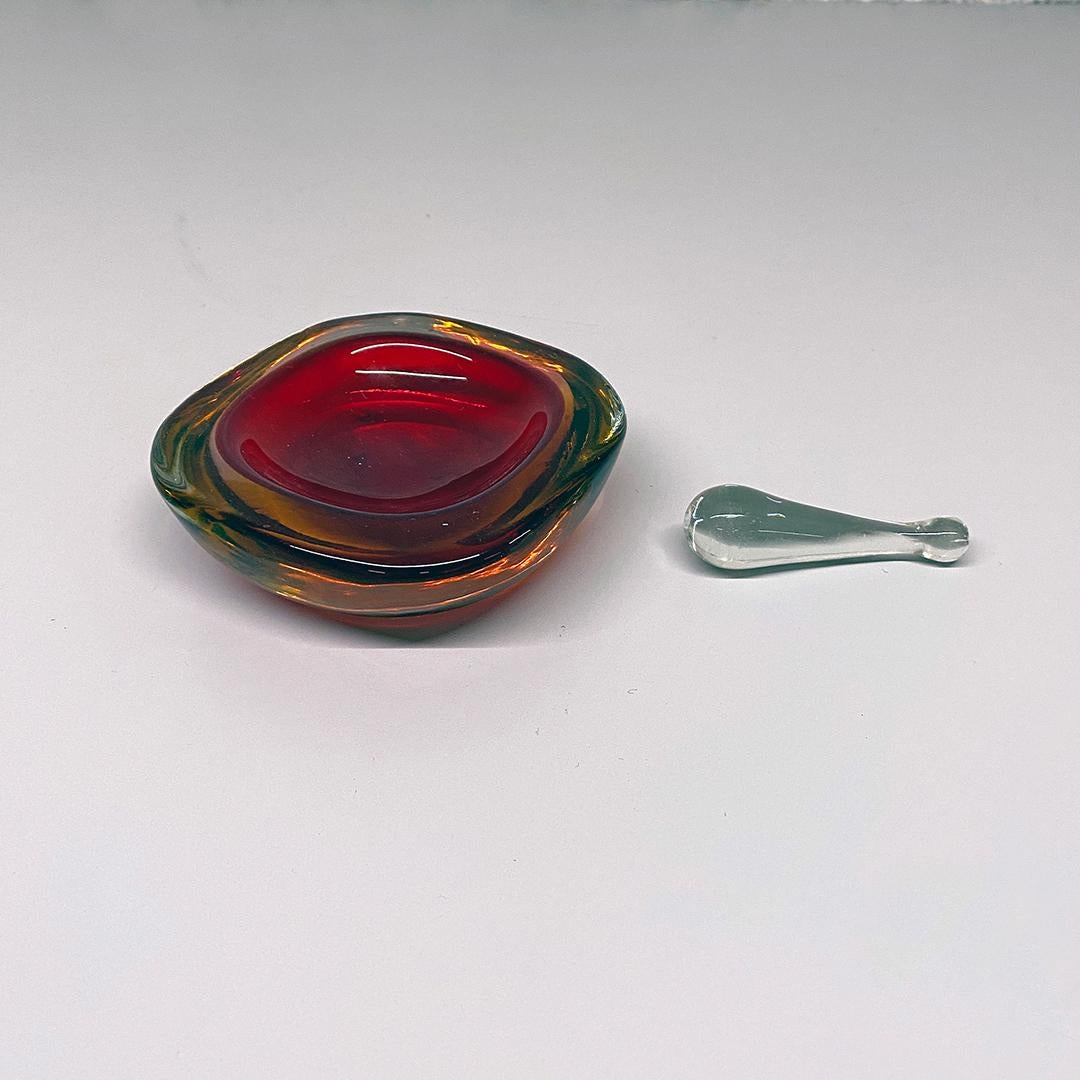Italian Mid-Century Modern Red Murano Ashtray with Yellow and Green Shades, 1970 In Good Condition For Sale In MIlano, IT