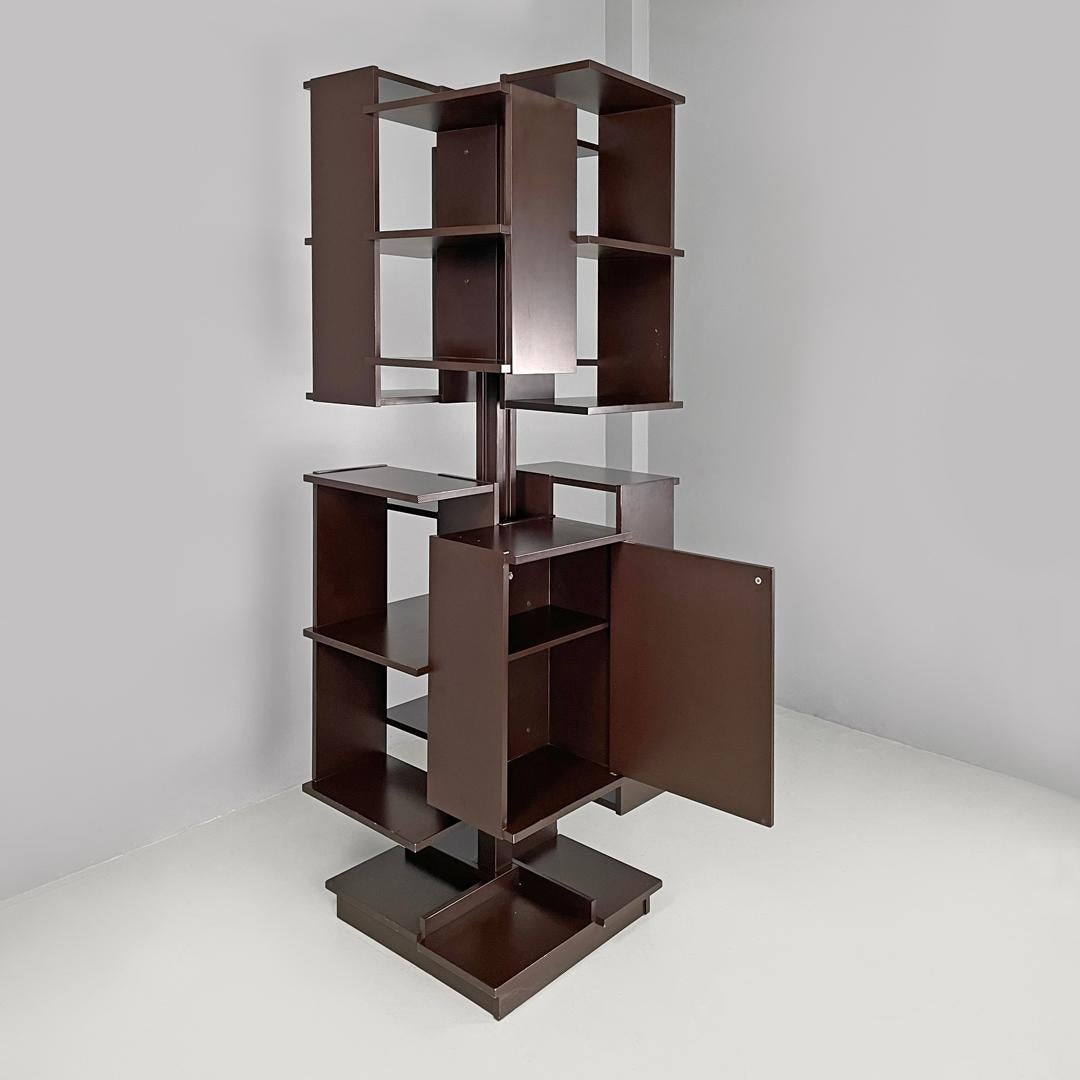 Italian mid-century modern revolving bookcase Centro Salocchi for Sormani, 1960s In Good Condition For Sale In MIlano, IT