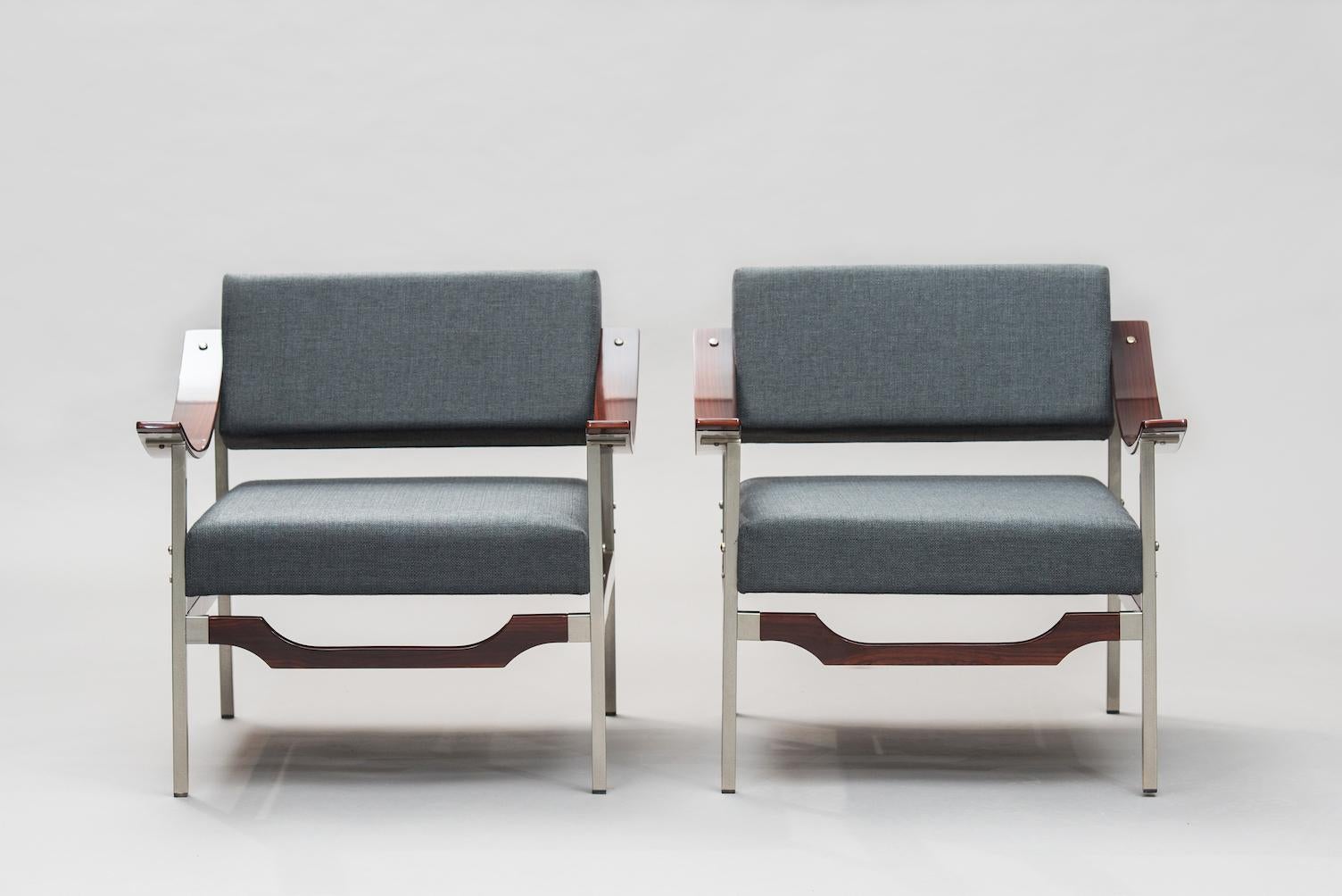 Italian Mid-Century Modern Rosewood Armchairs One Pair In Excellent Condition For Sale In Porto, PT