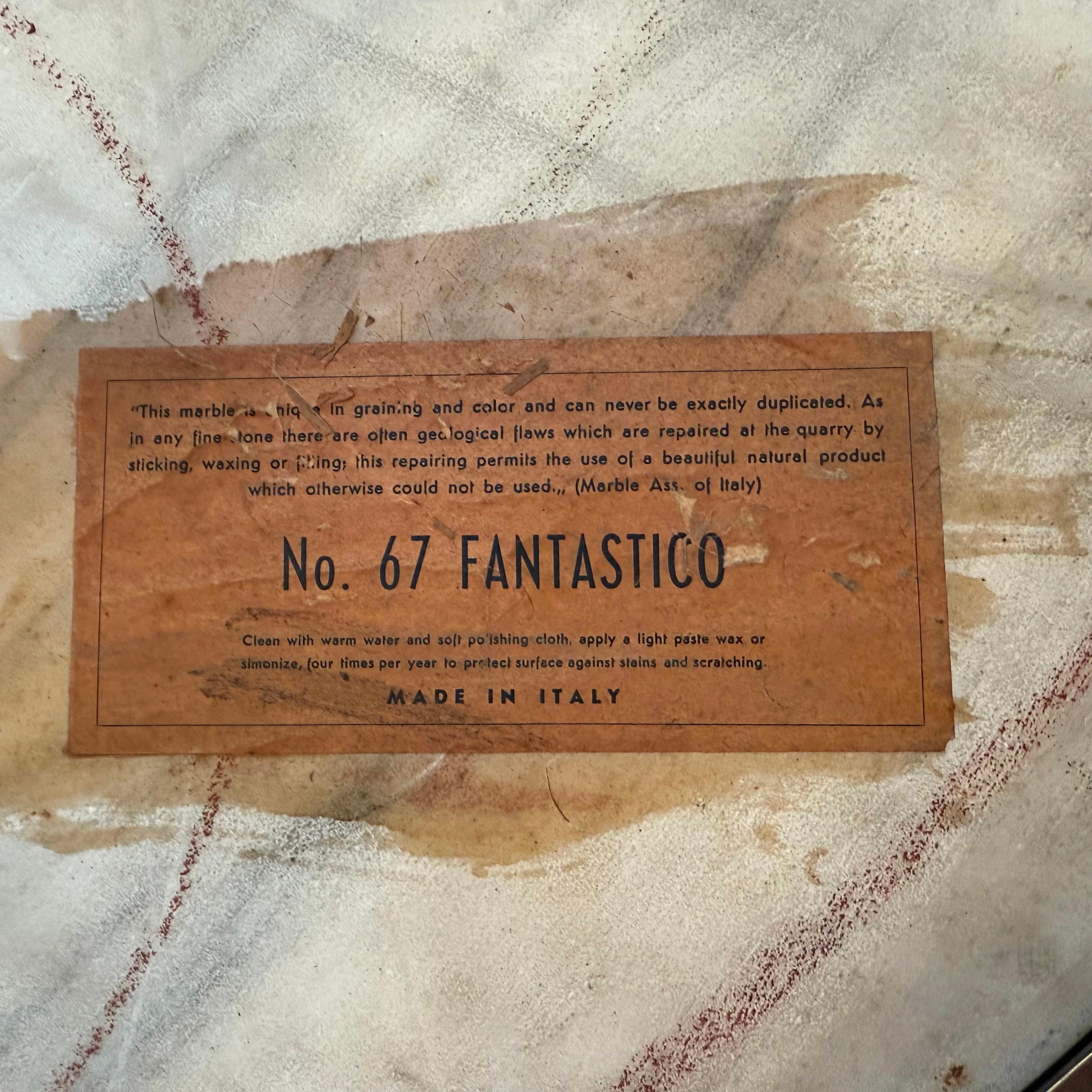 Table basse ronde en laiton et marbre de style italien du milieu du siècle dernier en vente 5