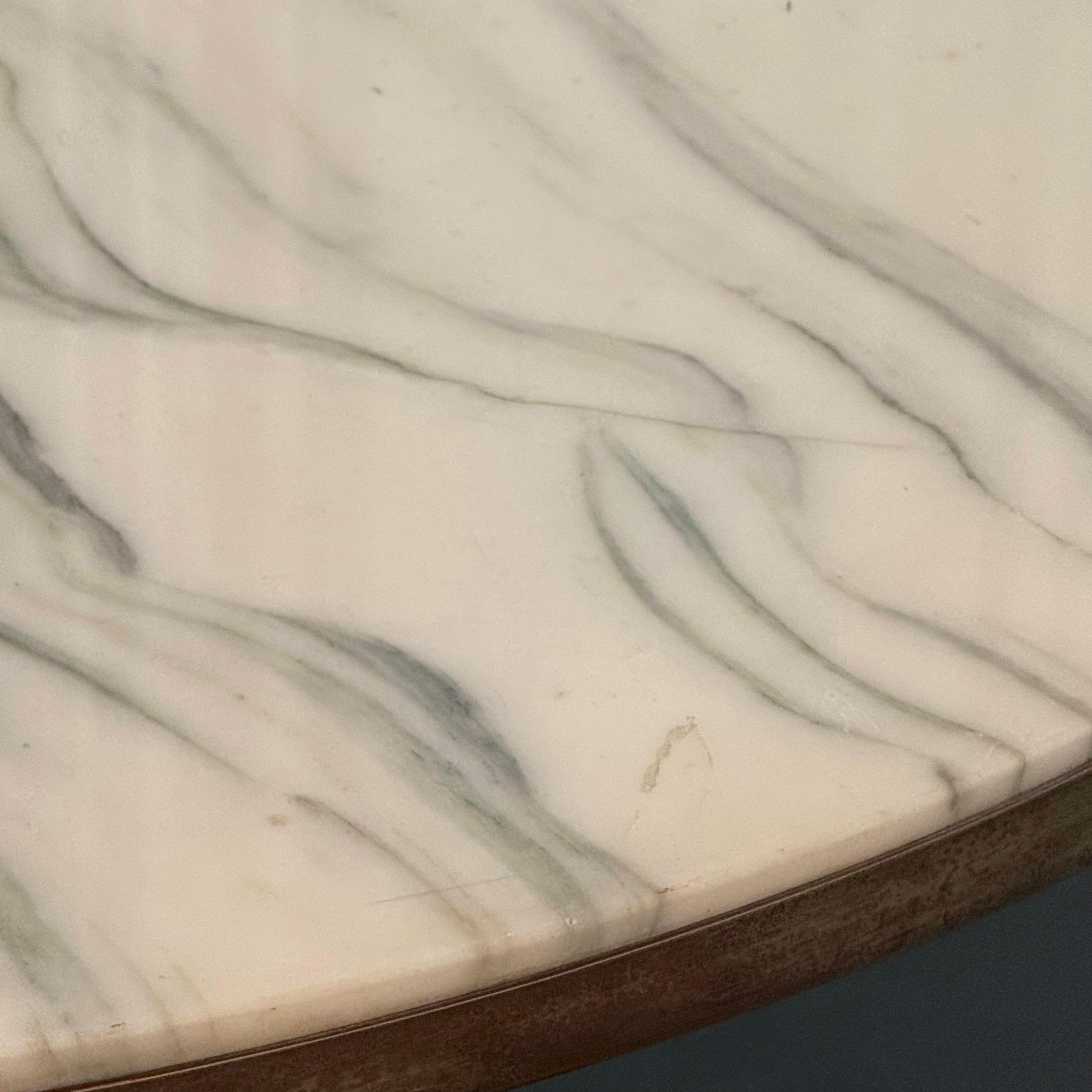 Table basse ronde en laiton et marbre de style italien du milieu du siècle dernier en vente 3