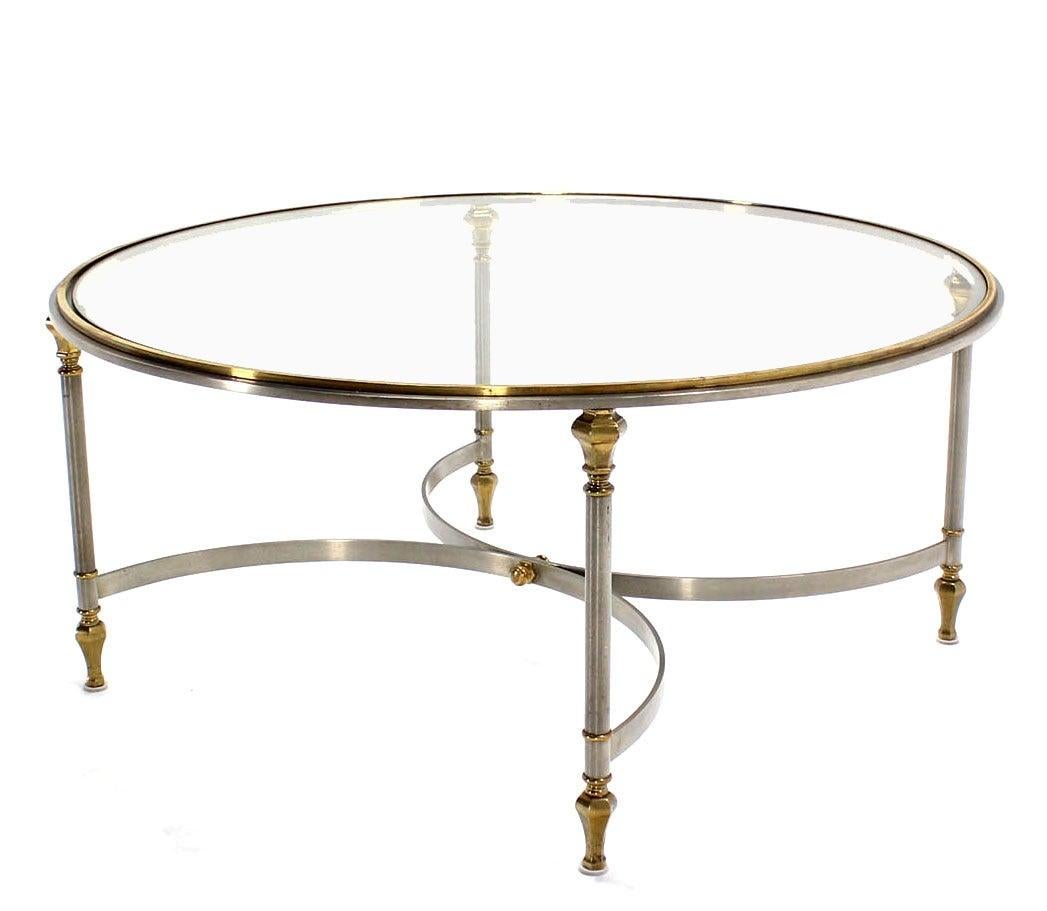 Laiton Table basse ronde italienne moderne du milieu du siècle dernier en laiton chromé avec plateau en verre MINT en vente