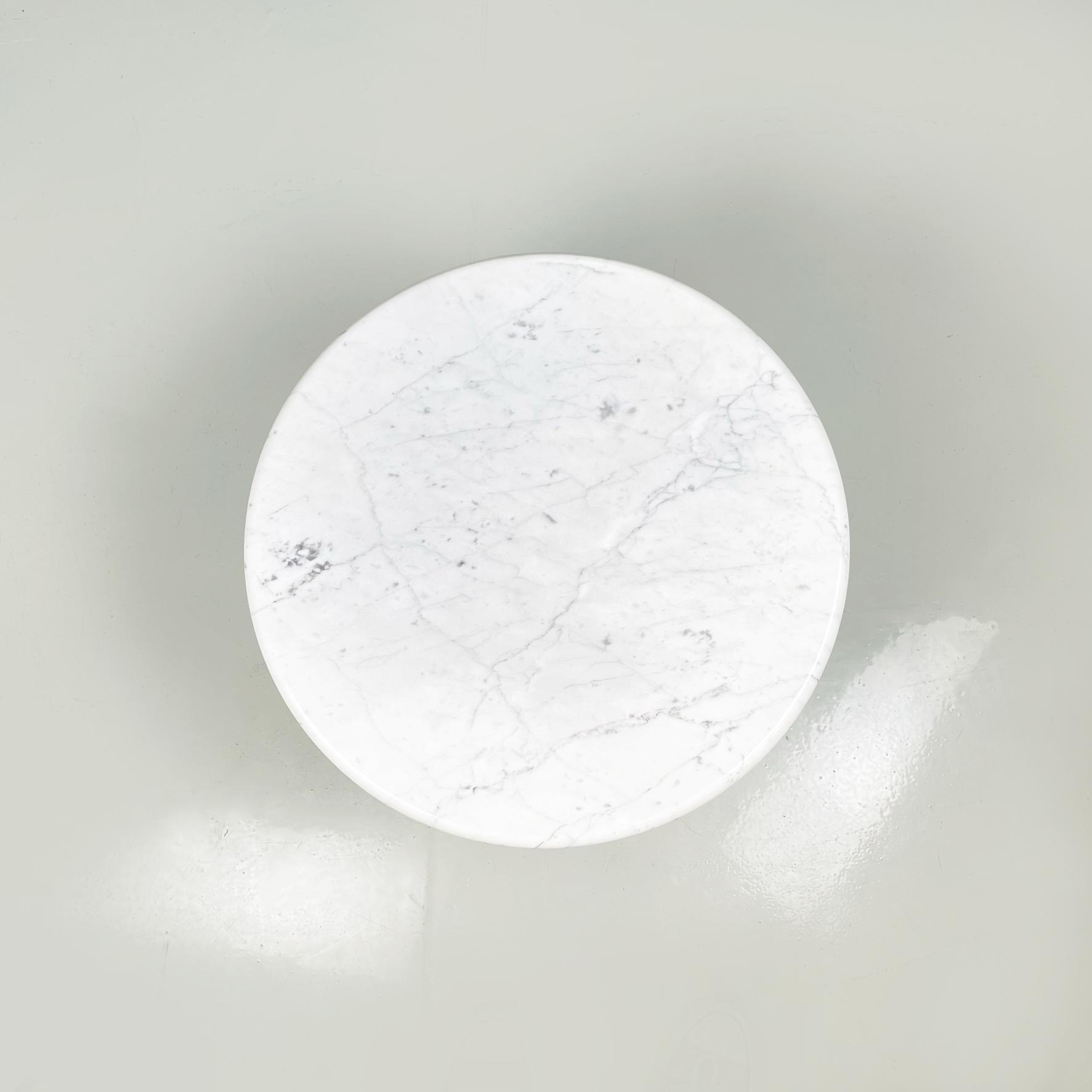 Italian Mid-Century Modern Round Coffe Table in Carrara Marble, 1970s In Good Condition In MIlano, IT