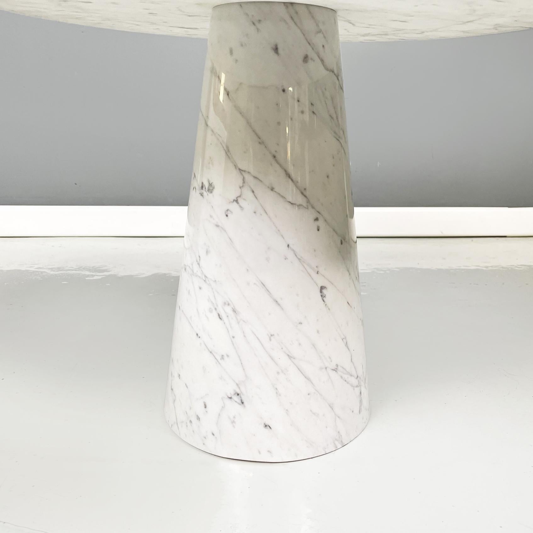 Italian Mid-Century Modern Round Coffe Table in Carrara Marble, 1970s 3