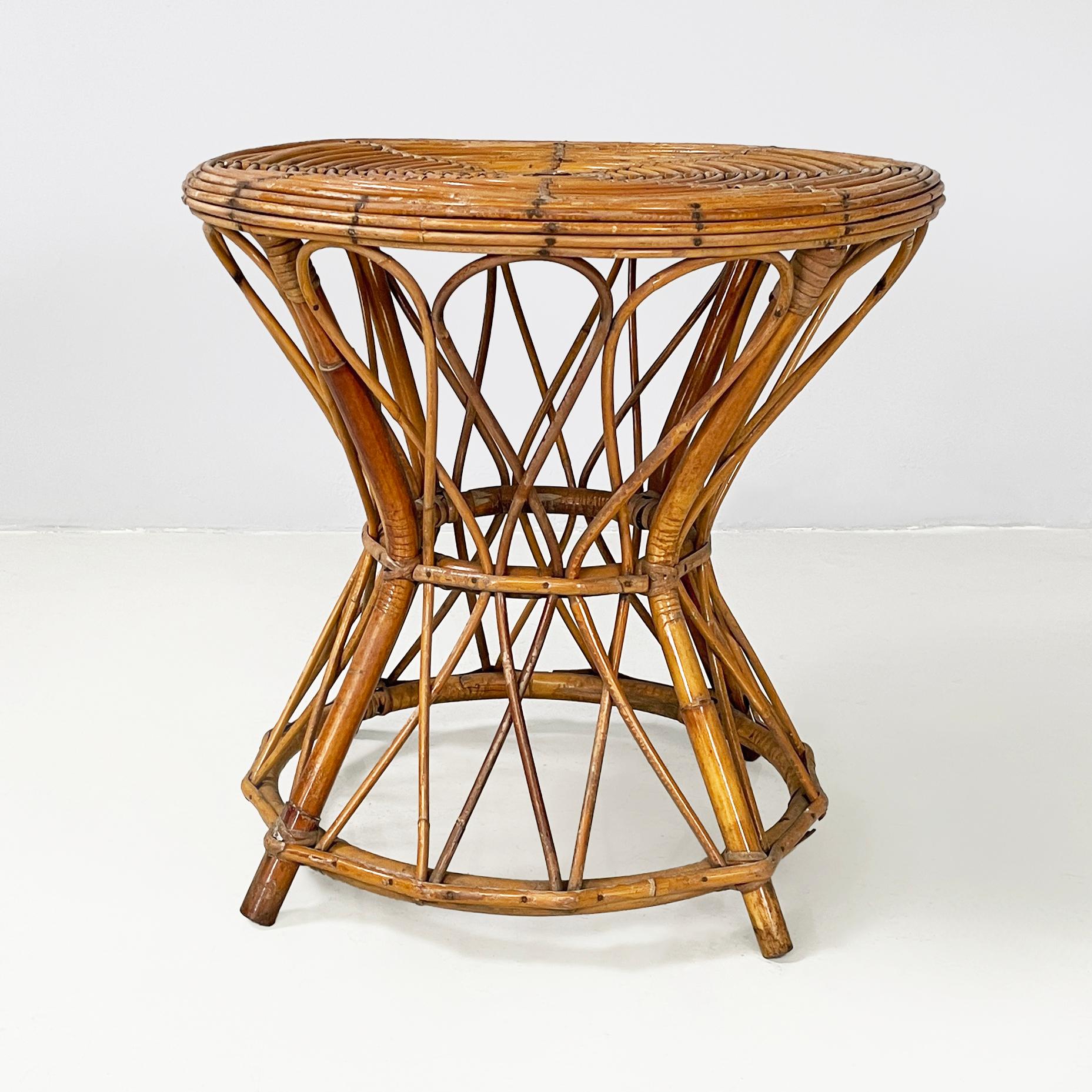 Mid-Century Modern Italian mid-century modern Round coffee table in rattan, 1960s For Sale