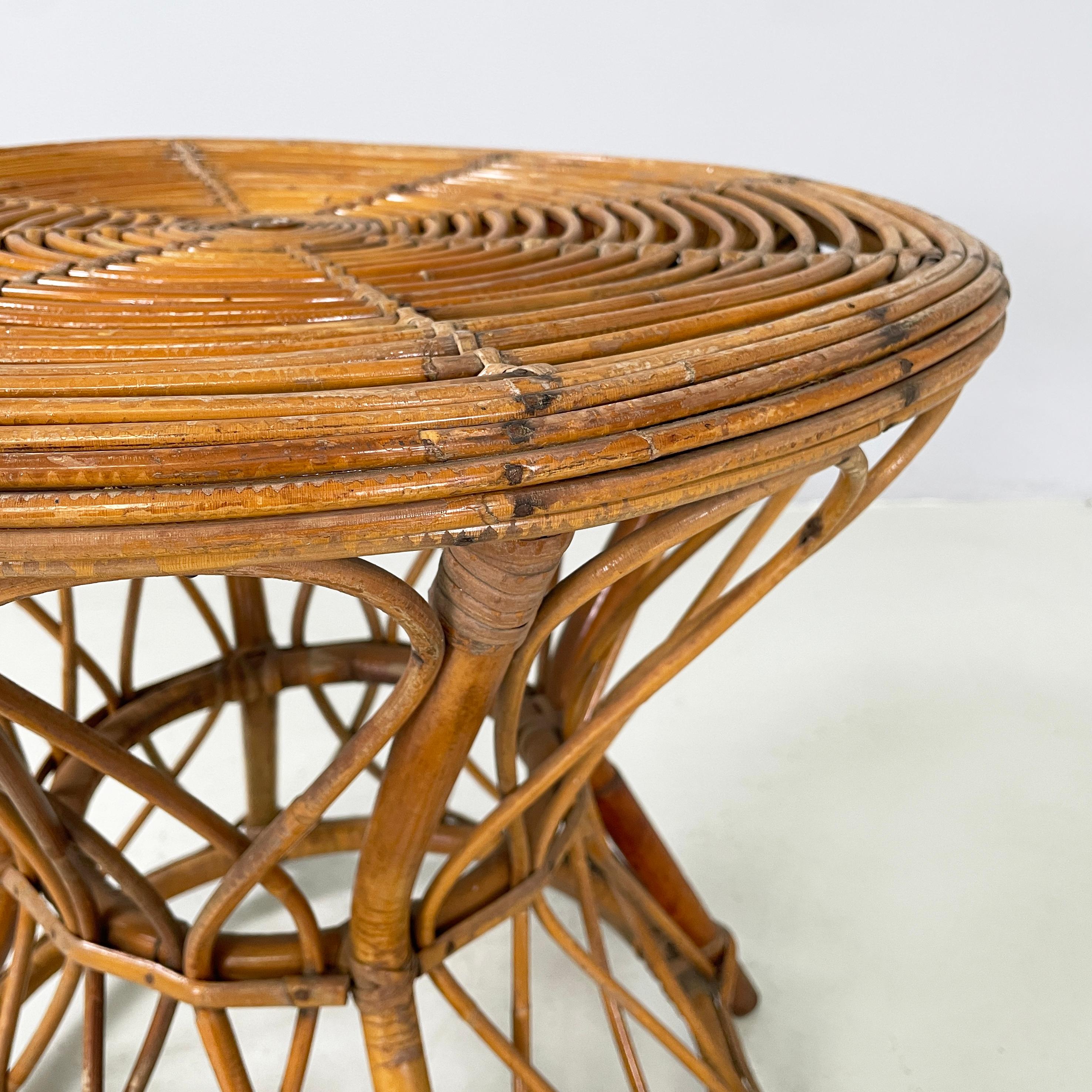 Italian mid-century modern Round coffee table in rattan, 1960s For Sale 2
