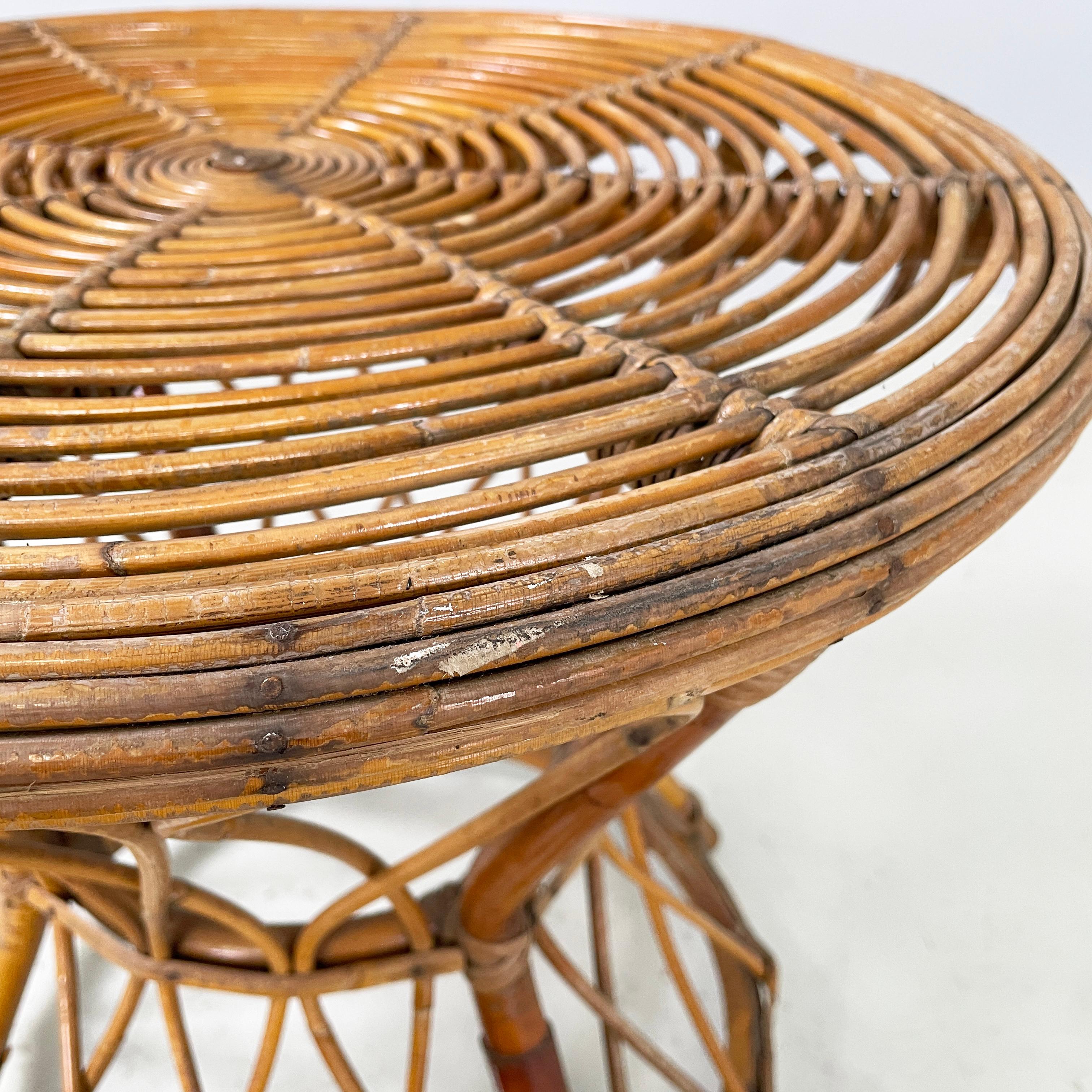 Italian mid-century modern Round coffee table in rattan, 1960s For Sale 3