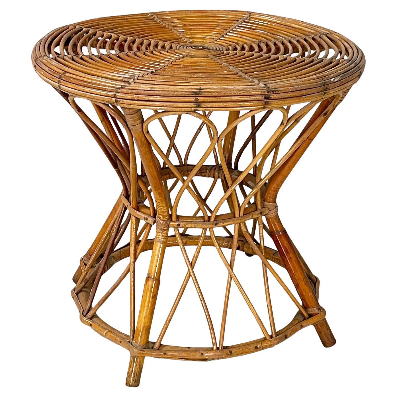 Italian mid-century modern Round coffee table in rattan, 1960s