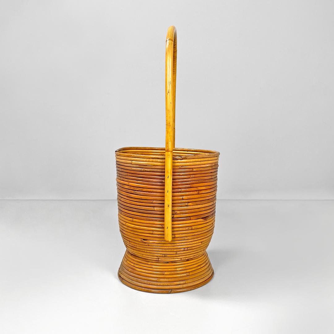 Mid-Century Modern Porte-parapluie rond en rotin avec poignée, italien, The Moderns, années 1960 en vente