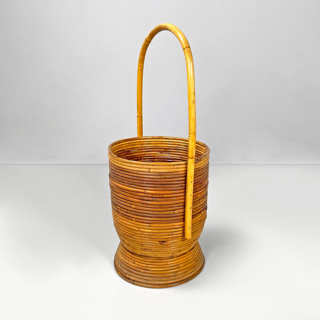 Porte-parapluie rond en rotin avec poignée, italien, The Moderns, années 1960 État moyen - En vente à MIlano, IT