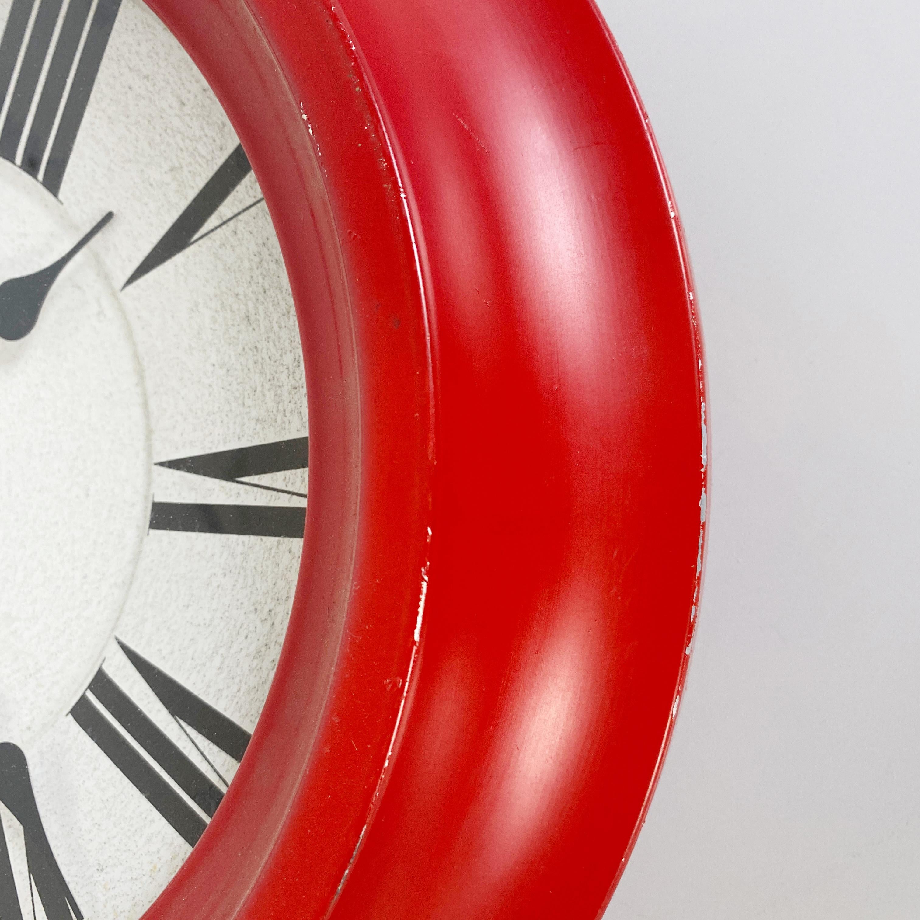 Italian Mid-Century Modern Round Red Wall Clock by Lorenz, 1970s For Sale 1