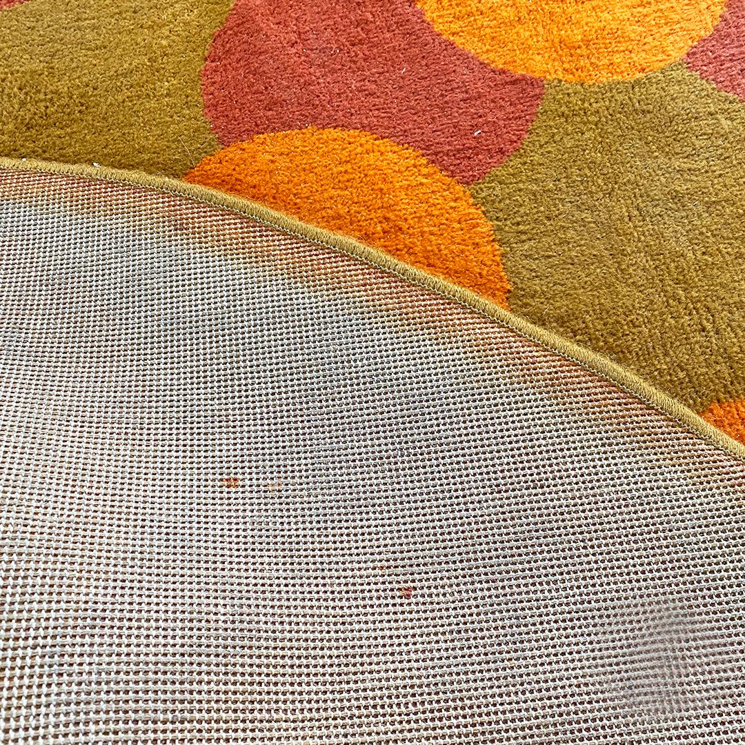 Italian Mid-Century Modern Round Short-Pile Carpet with Circular Motifs, 1970s 3