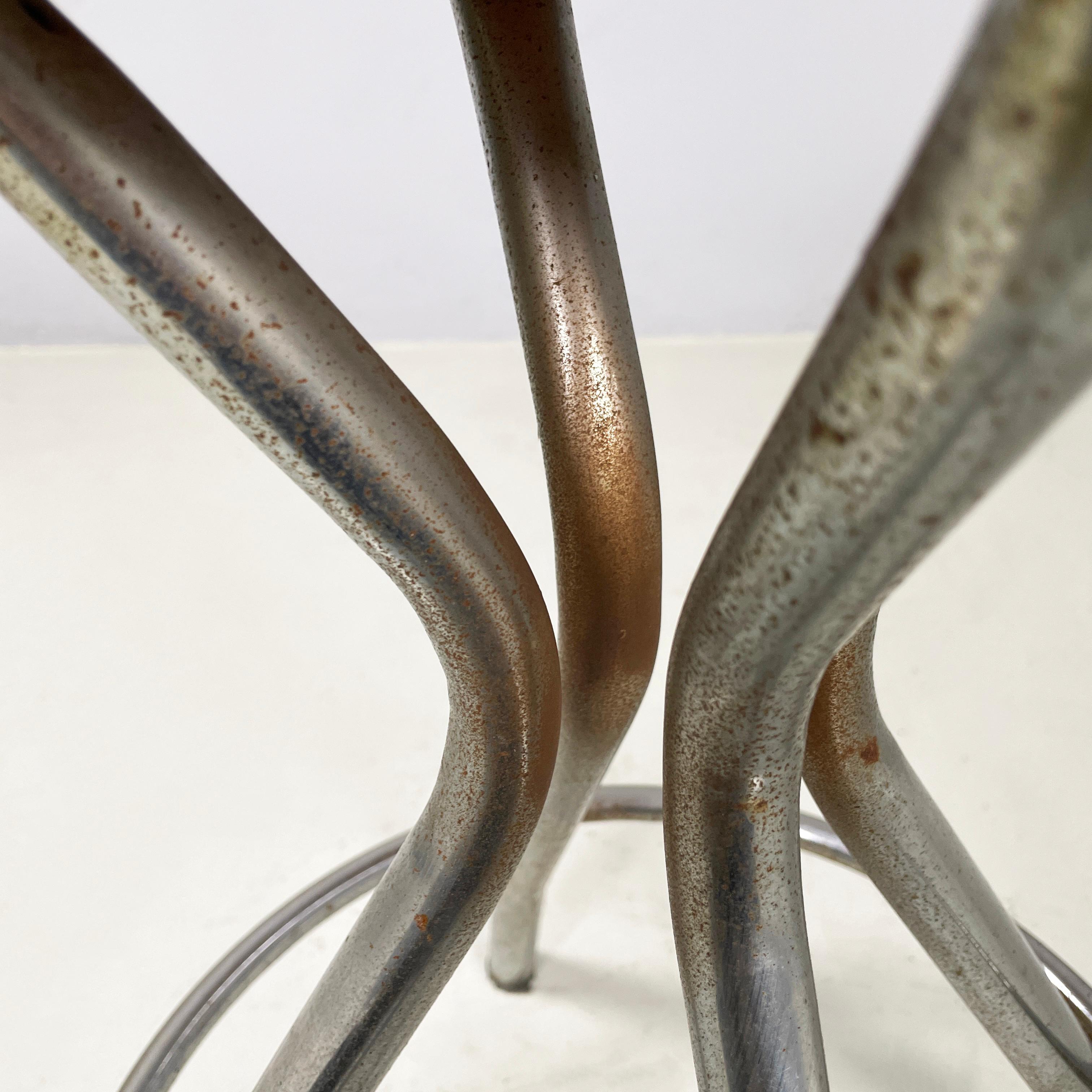 Sgabello da tavolo rotondo italiano di metà secolo in metallo e legno, anni '60 in vendita 5