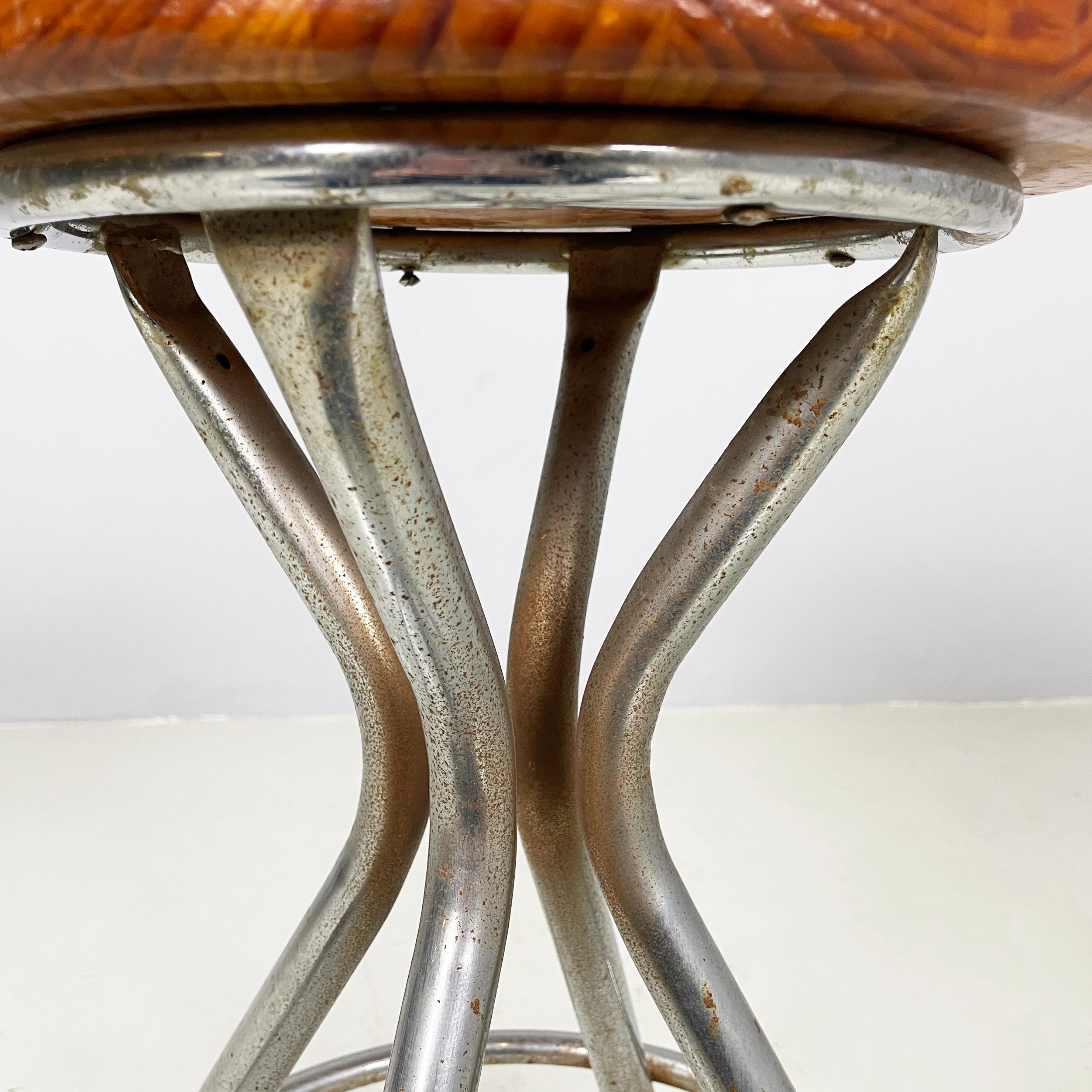 Sgabello da tavolo rotondo italiano di metà secolo in metallo e legno, anni '60 in vendita 2