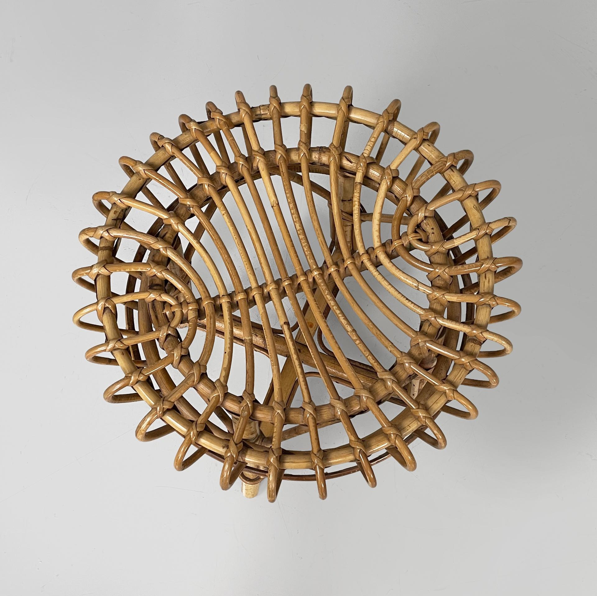 Mid-Century Modern Tabouret de table rond en rotin italien de style moderne du milieu du siècle dernier, 1960 en vente